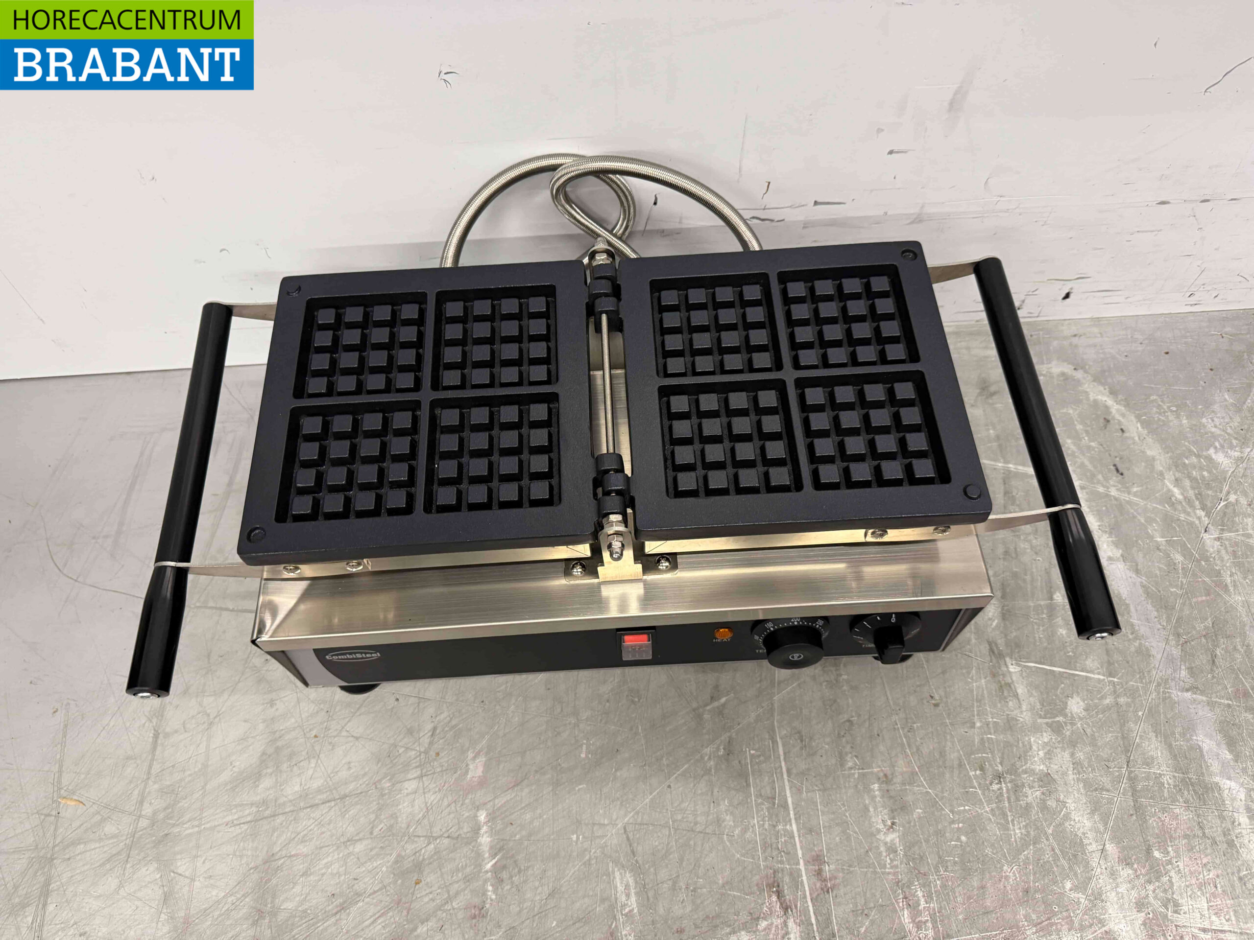 Gaufrier inclinable Combisteel en acier inoxydable avec minuterie 230V Horeca – Image 2