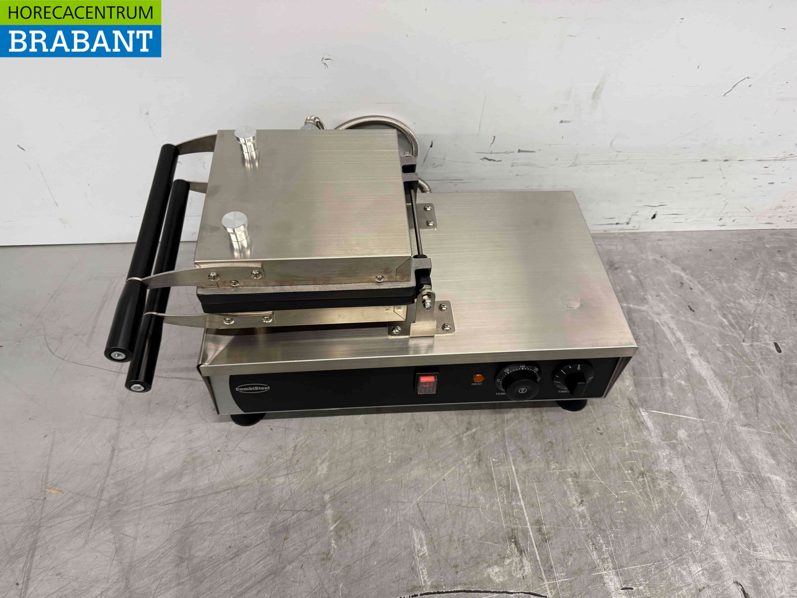 Gaufrier inclinable Combisteel en acier inoxydable avec minuterie 230V Horeca – Image 5