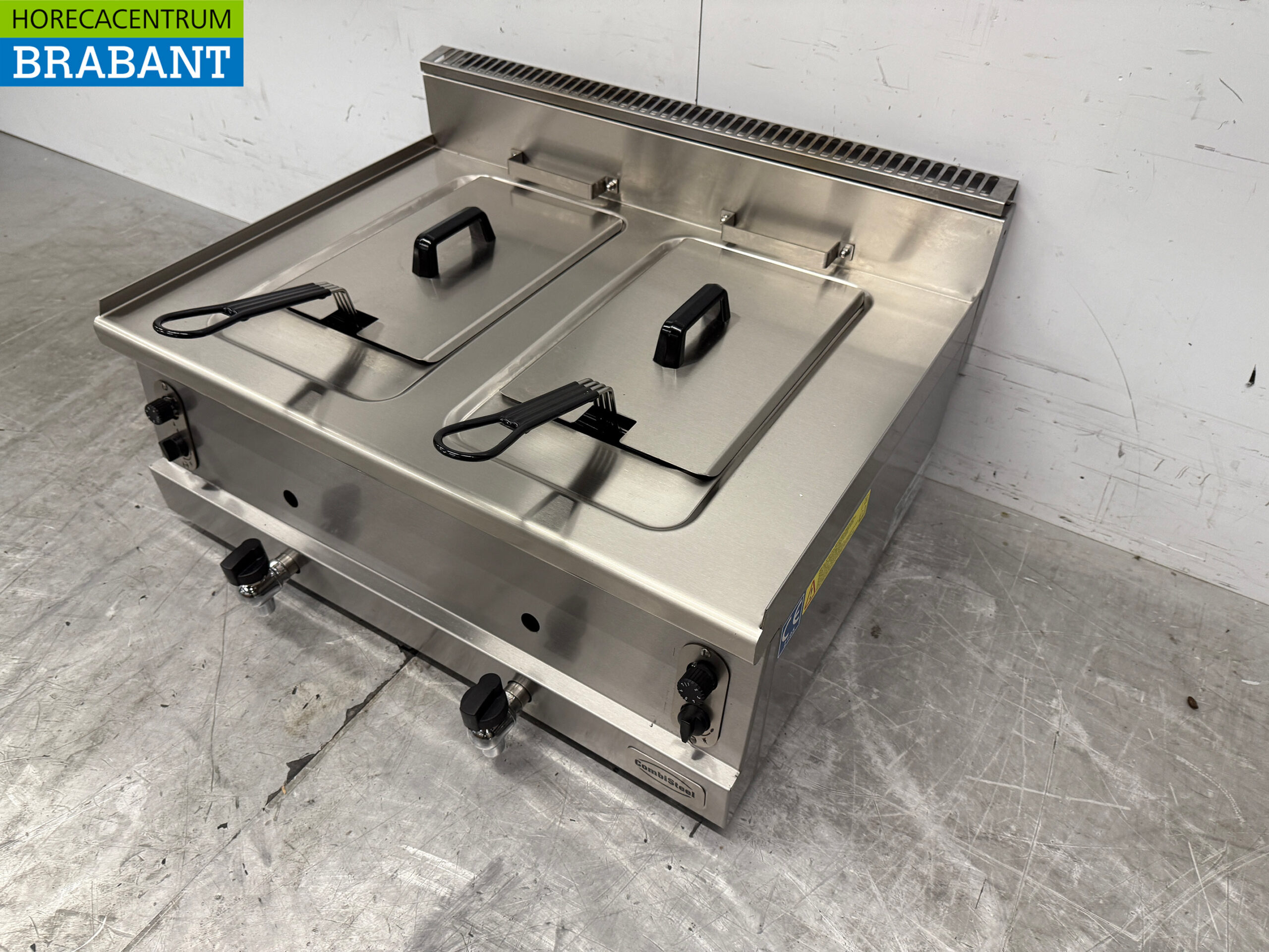 Friteuse double Combisteel en acier inoxydable 2 x 8 litres Gaz naturel Restauration – Image 2