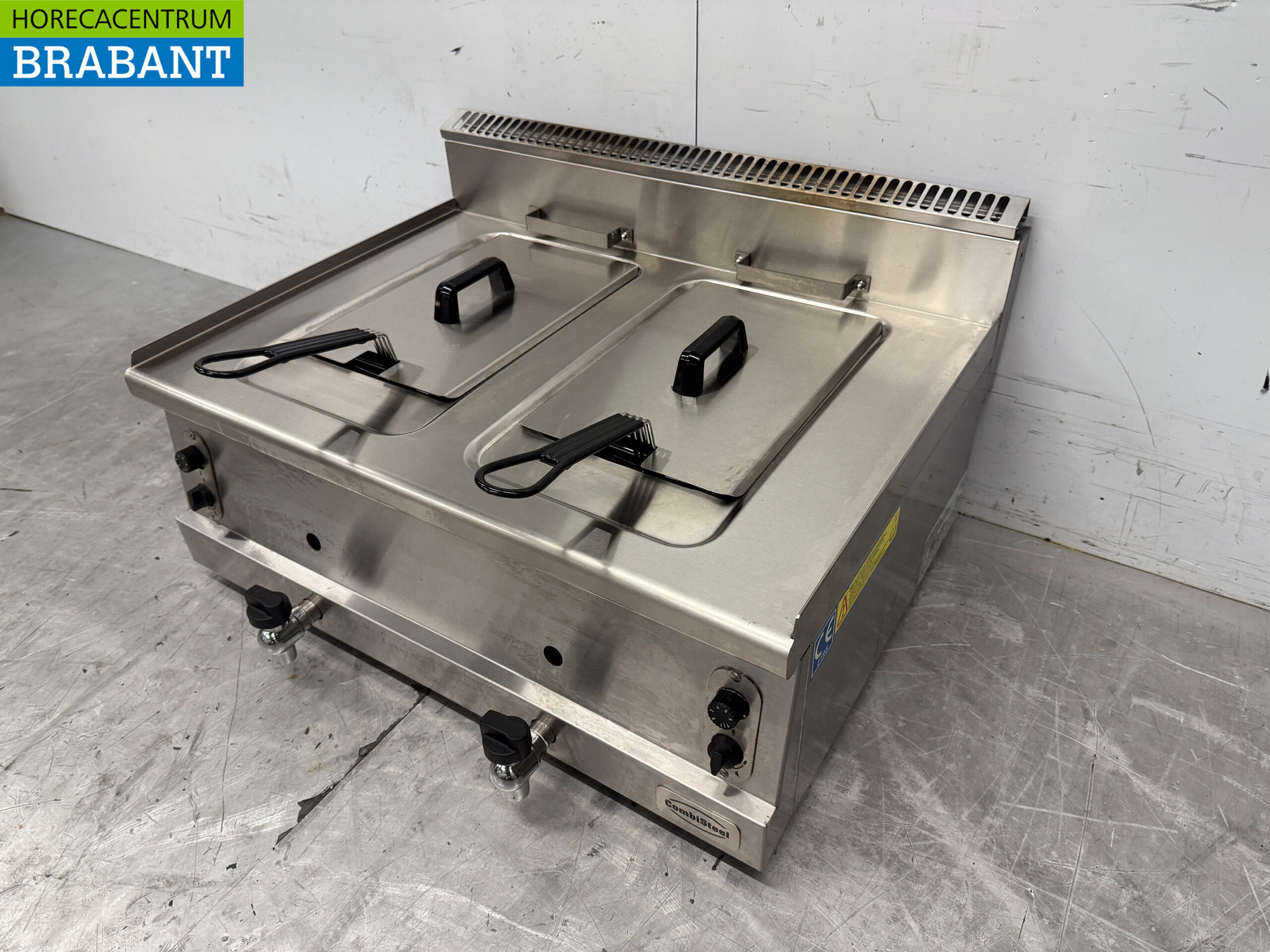 Friteuse double Combisteel en acier inoxydable 2 x 8 litres GAS Restauration – Image 2