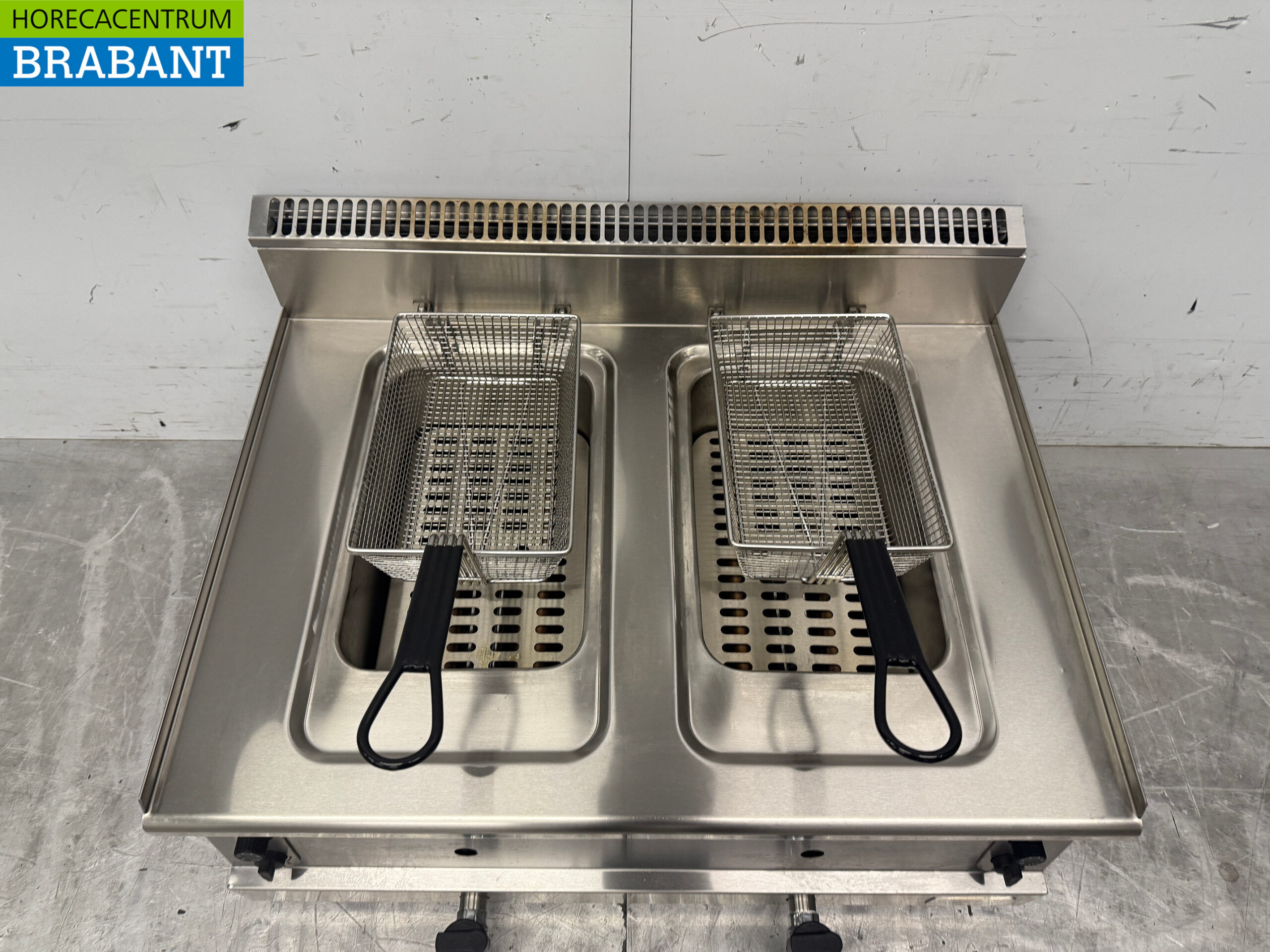 Friteuse double Combisteel en acier inoxydable 2 x 8 litres GAS Restauration – Image 4