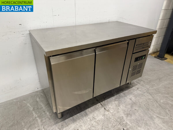 Établi réfrigéré Maxxfrost en acier inoxydable 2 portes 136 cm 230V Horeca – Image 3