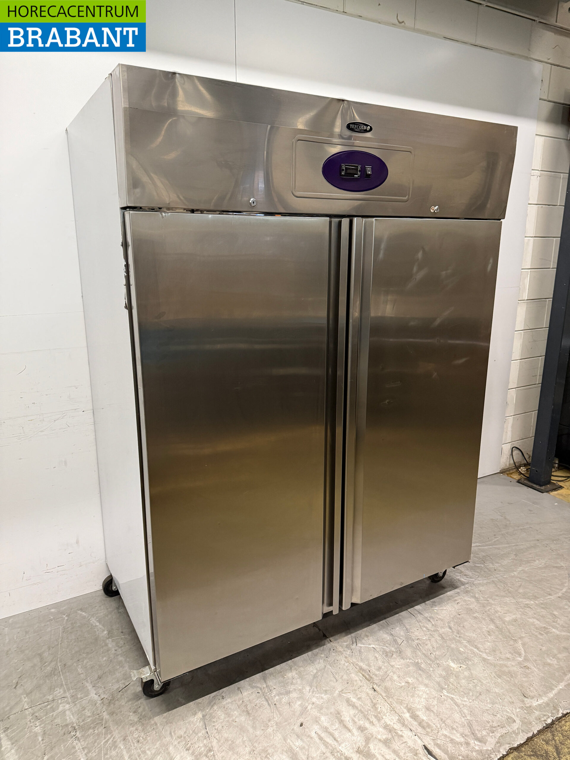 Acier inoxydable Tefcold Congélateur double porte 1004 litres Mobile 230V Horeca – Image 3