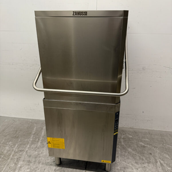 Lave-vaisselle à passage Zanussi en acier inoxydable 400V Horeca