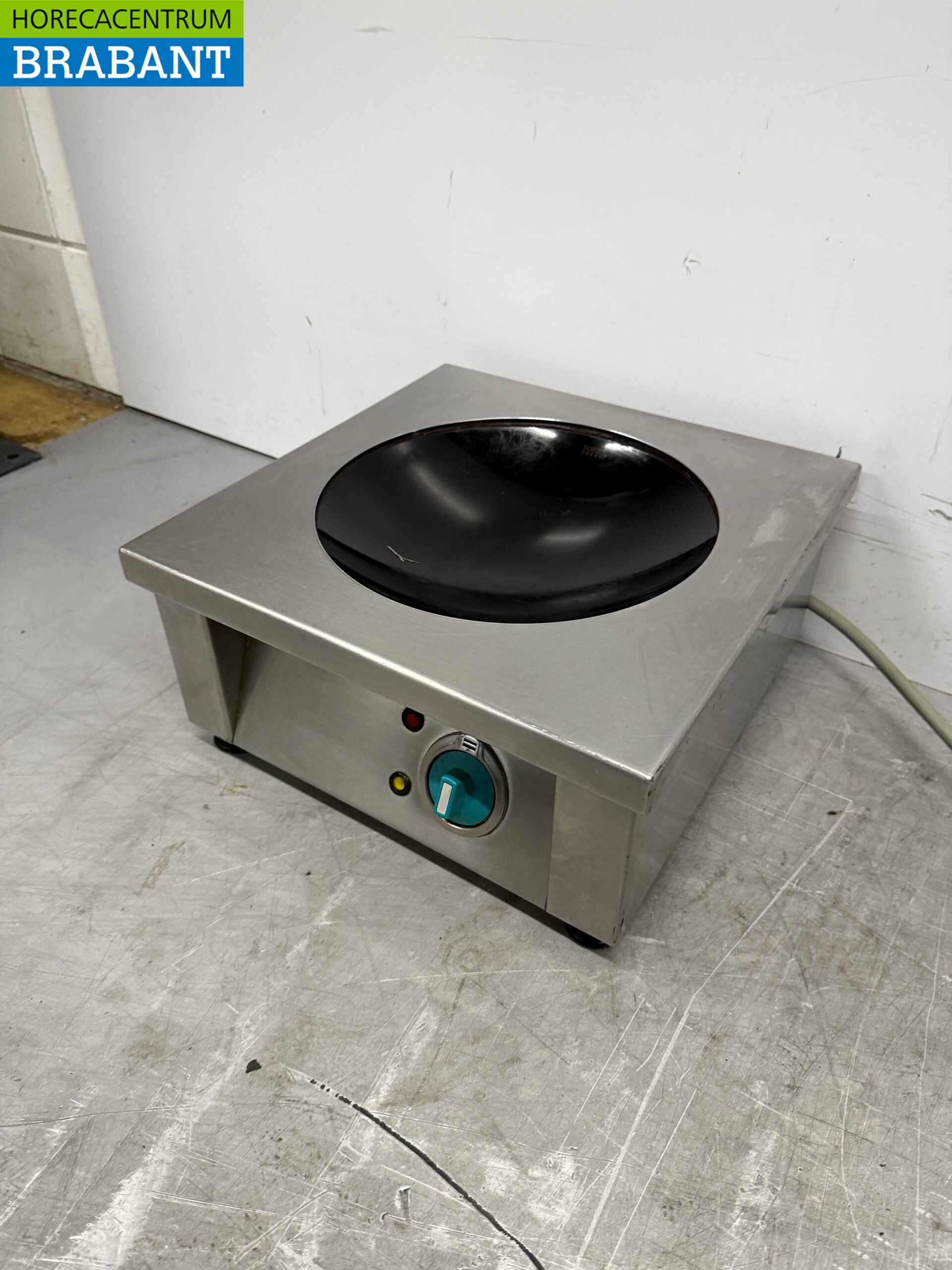 Acier inoxydable Bohner Induction Wok Plaque wok avec poêle wok 5 kW 400V Horeca – Image 2