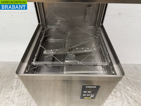 Lave-vaisselle à passage Zanussi en acier inoxydable 400V Horeca – Image 4