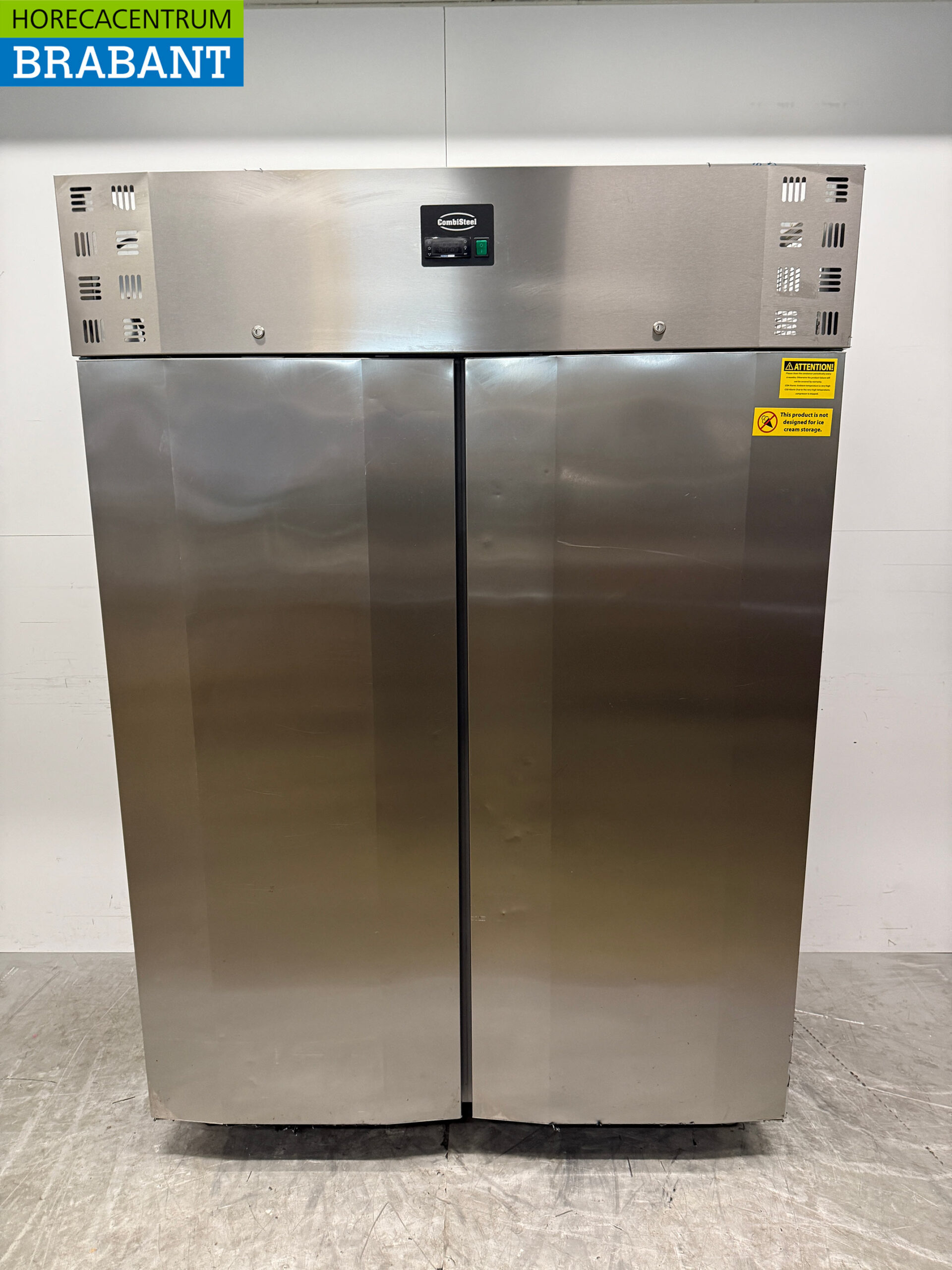 Combisteel en acier inoxydable Congélateur double porte 1400 litres 230V Horeca