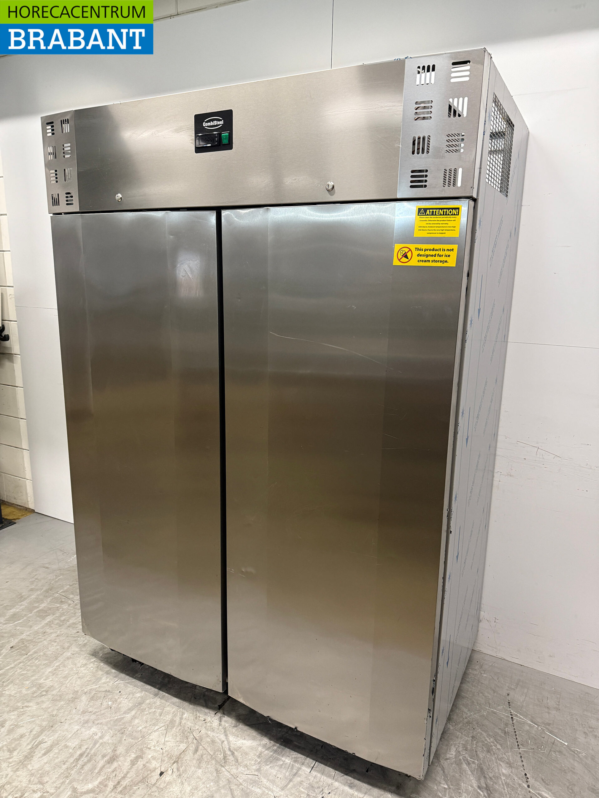 Combisteel en acier inoxydable Congélateur double porte 1400 litres 230V Horeca – Image 2