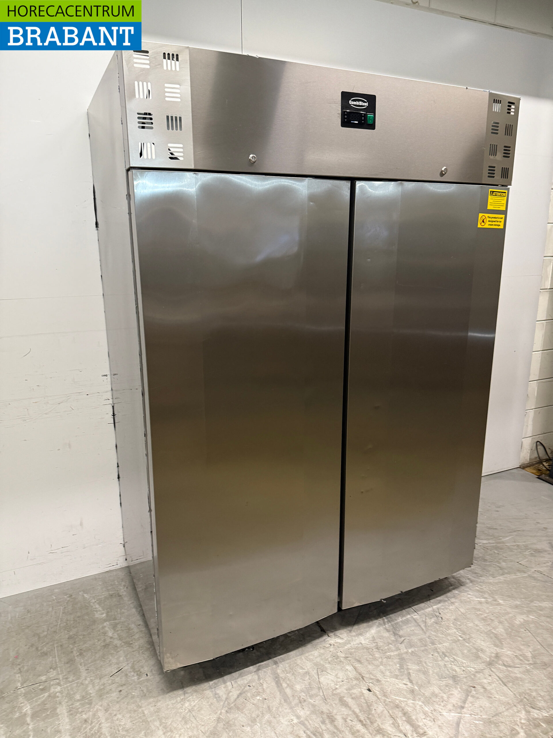 Combisteel en acier inoxydable Congélateur double porte 1400 litres 230V Horeca – Image 3