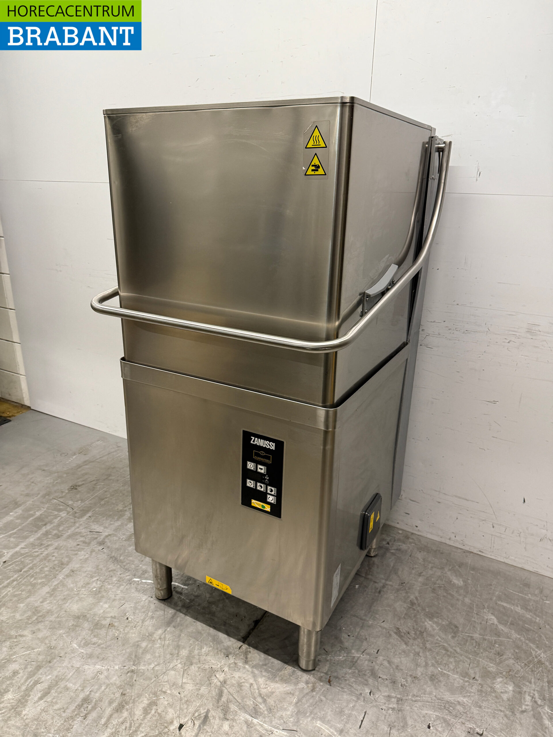 Lave-vaisselle à passage Zanussi en acier inoxydable 400V Horeca – Image 2