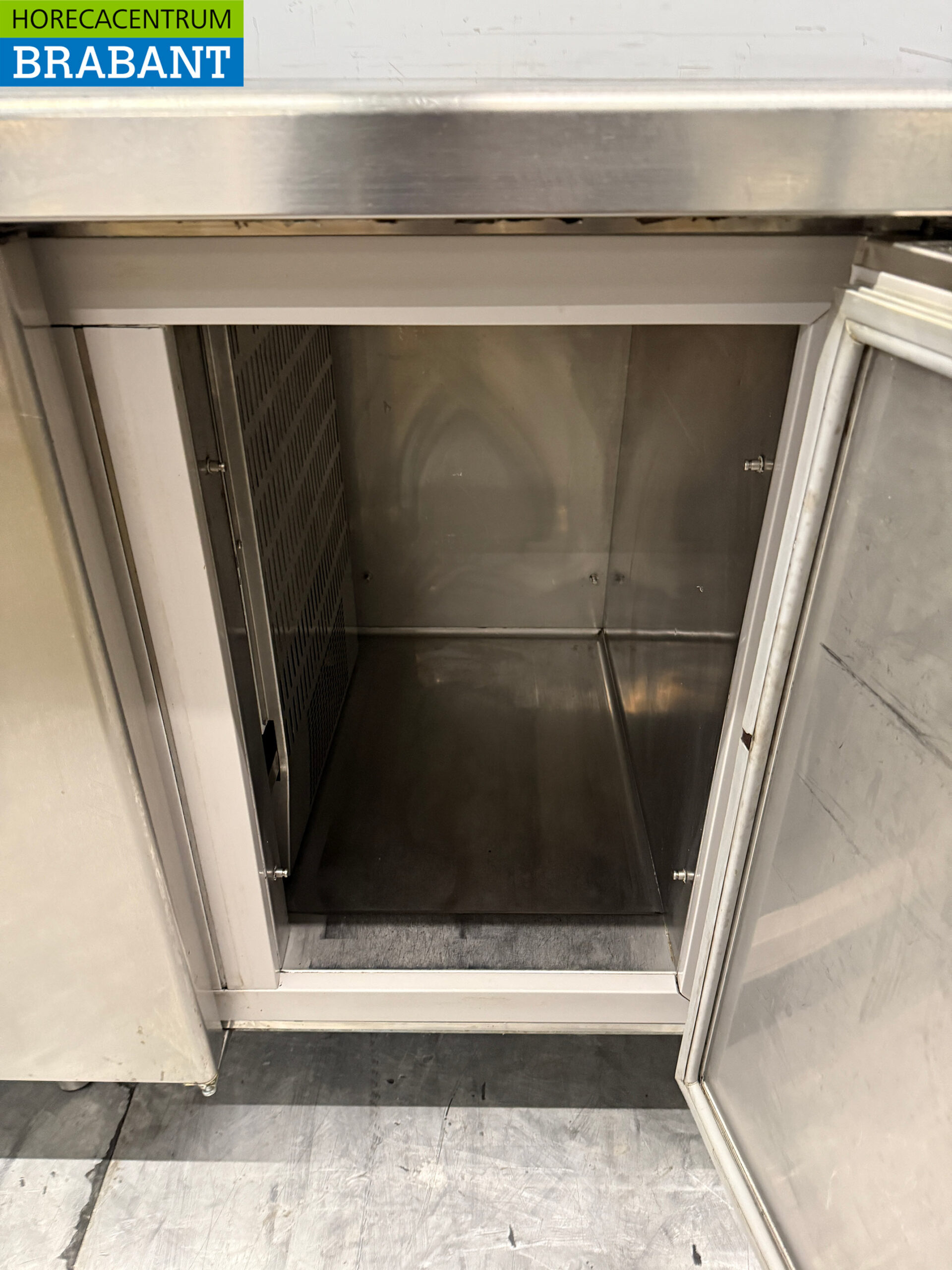 Mercatus en acier inoxydable Etabli réfrigéré 4 portes et 1 tiroir 219 cm 230V Horeca – Image 6