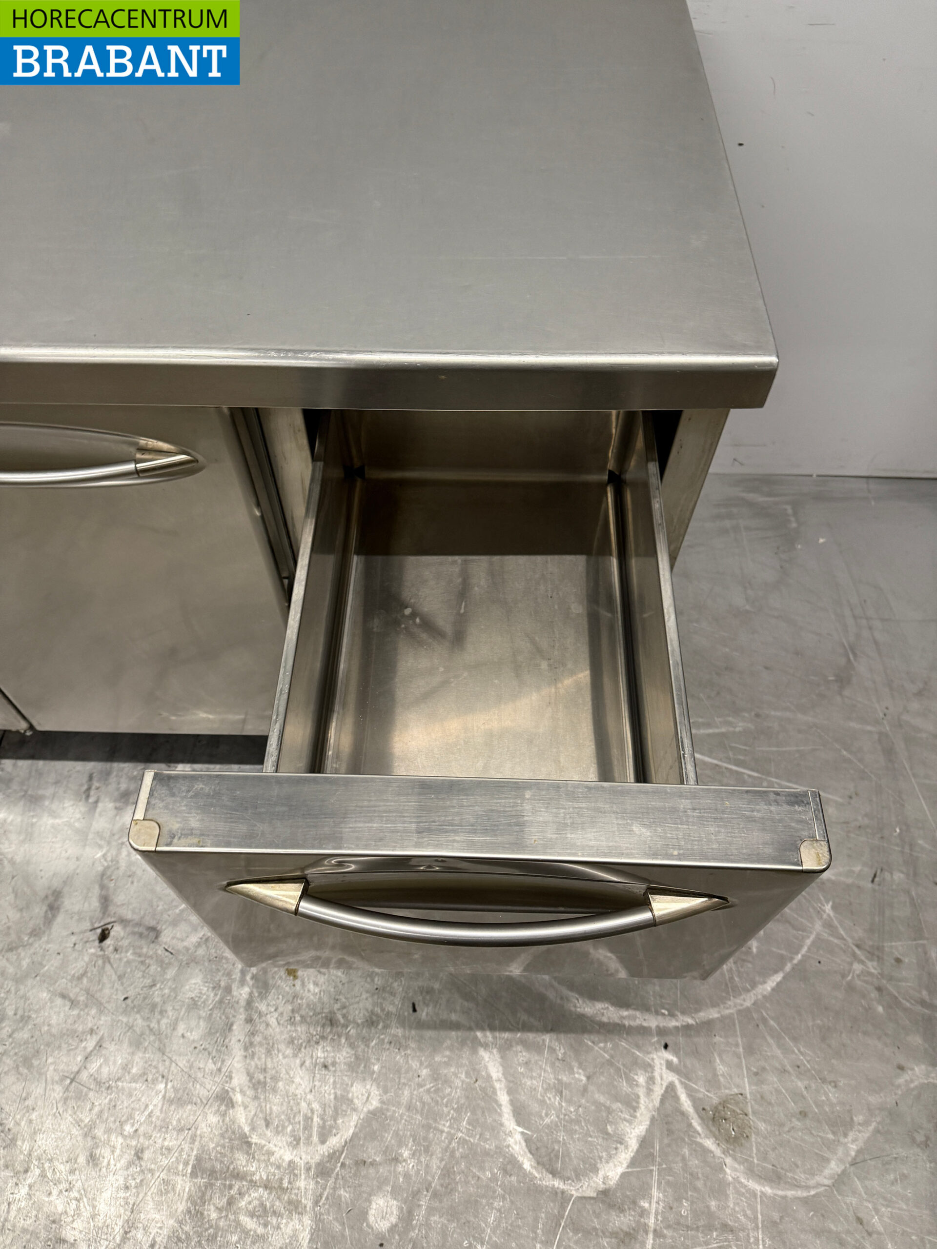 Mercatus en acier inoxydable Etabli réfrigéré 4 portes et 1 tiroir 219 cm 230V Horeca – Image 7