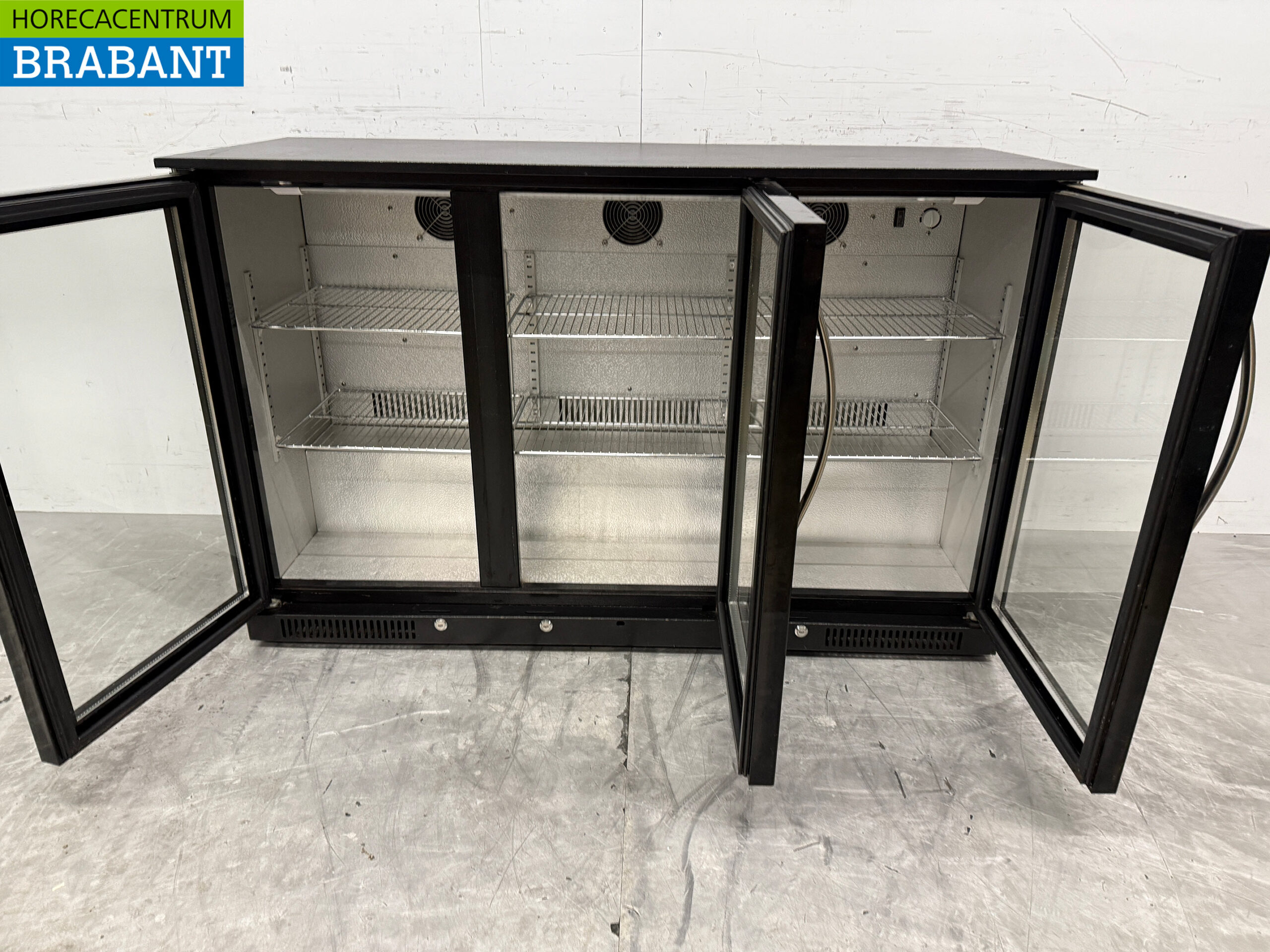 Back Bar Cooler 3 portes battantes en verre 133 cm 230V Horeca – Image 4