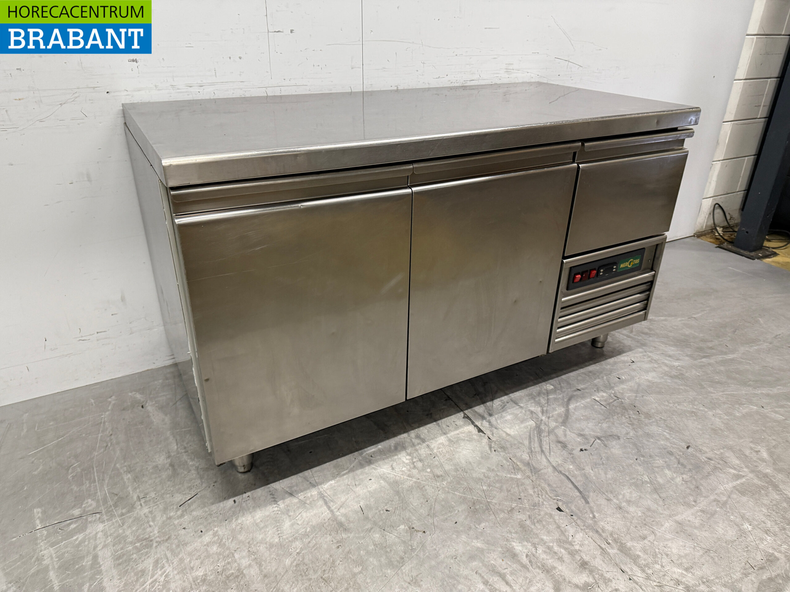 Mercatus en acier inoxydable Etabli réfrigéré 2 portes et 1 tiroir 147 cm 230V Horeca – Image 3