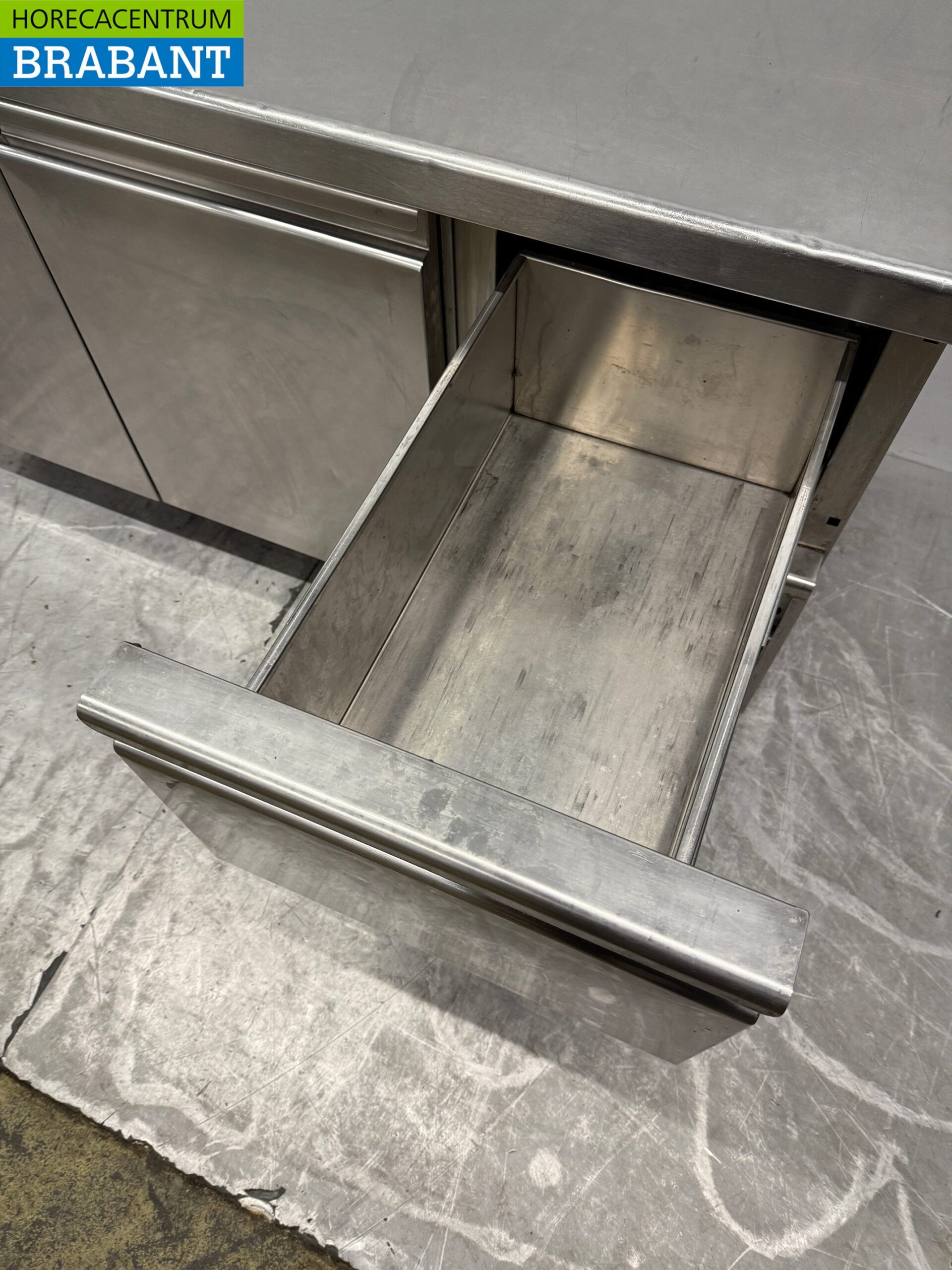 Mercatus en acier inoxydable Etabli réfrigéré 2 portes et 1 tiroir 147 cm 230V Horeca – Image 5