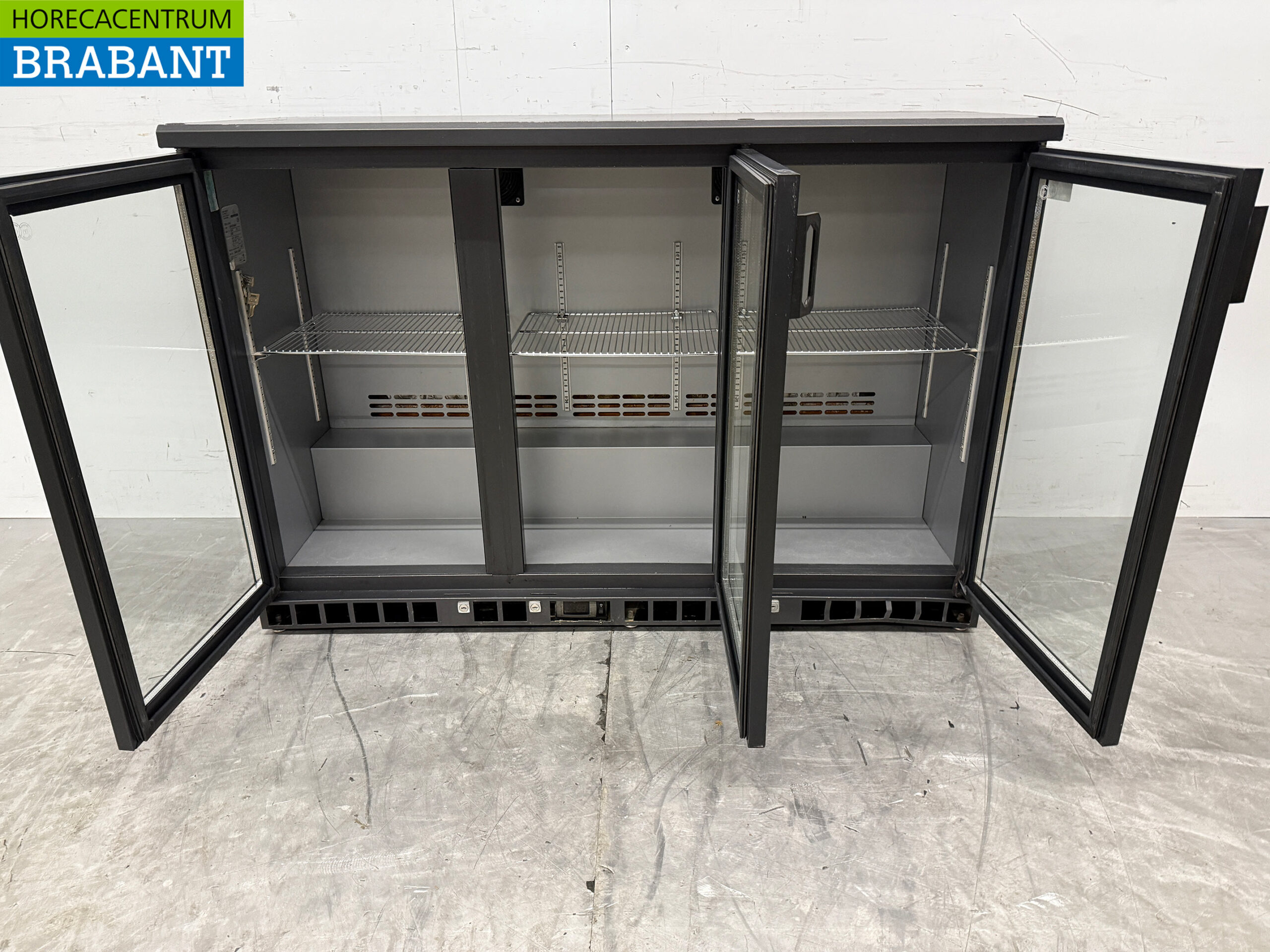 Gamko Bar Cooler 3 portes battantes en verre 135 cm 230V Horeca – Image 4