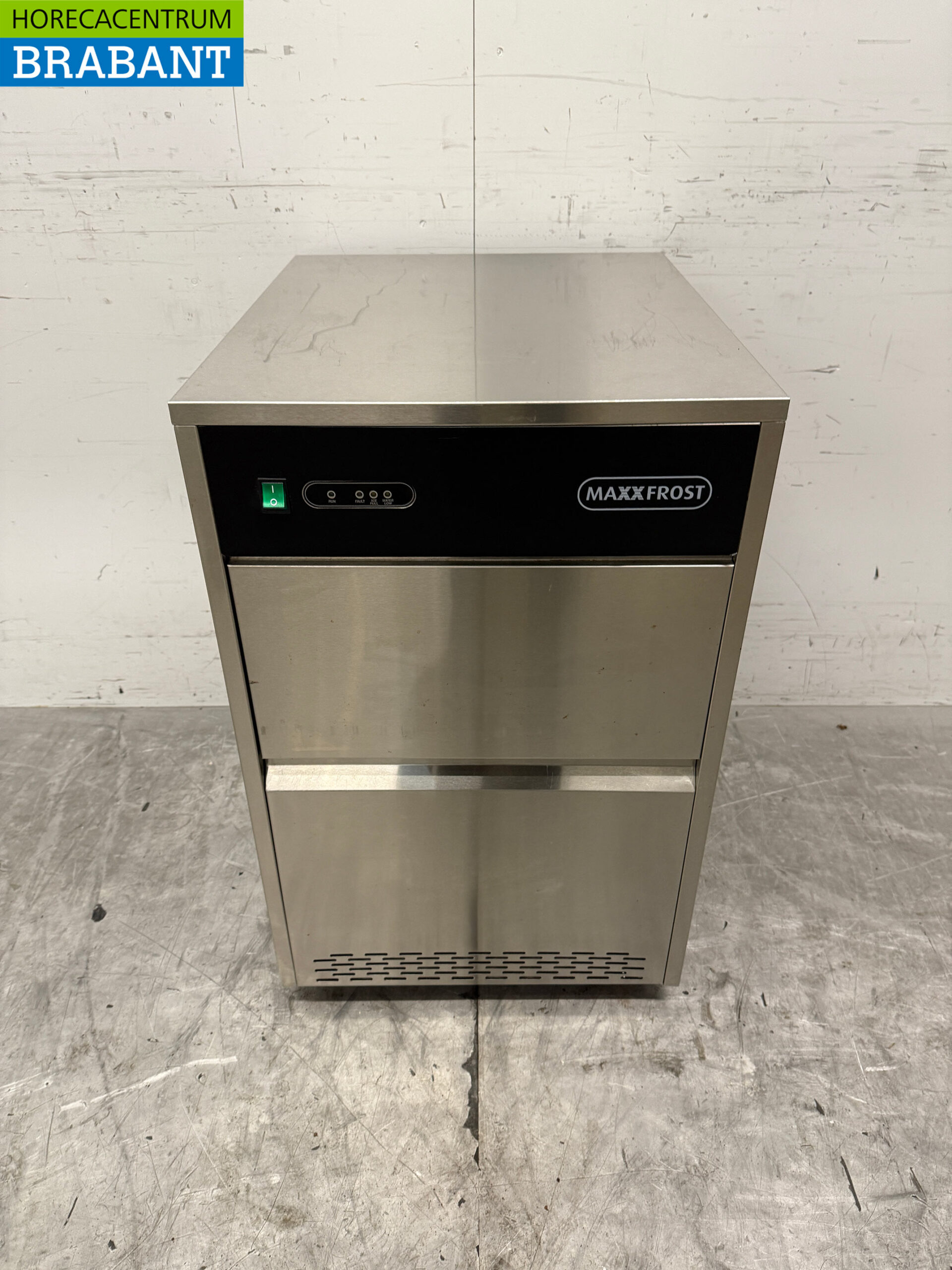 Machine à glaçons Maxxfrost en acier inoxydable 50kg/24h Bunker 11 kilos 230V Horeca