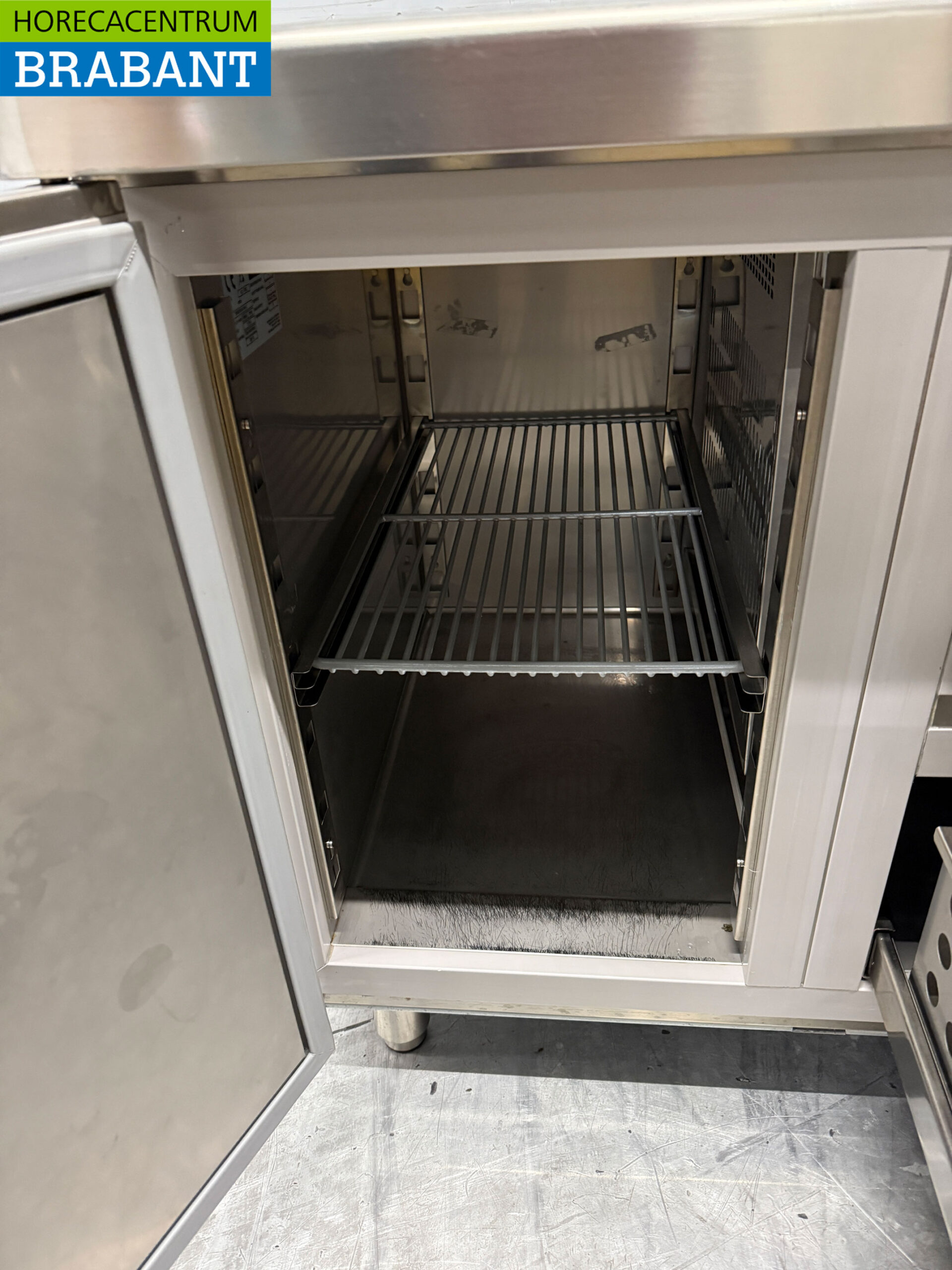 Mercatus en acier inoxydable Établi réfrigéré 5 tiroirs et 1 porte 175,5 cm 230V Horeca – Image 5