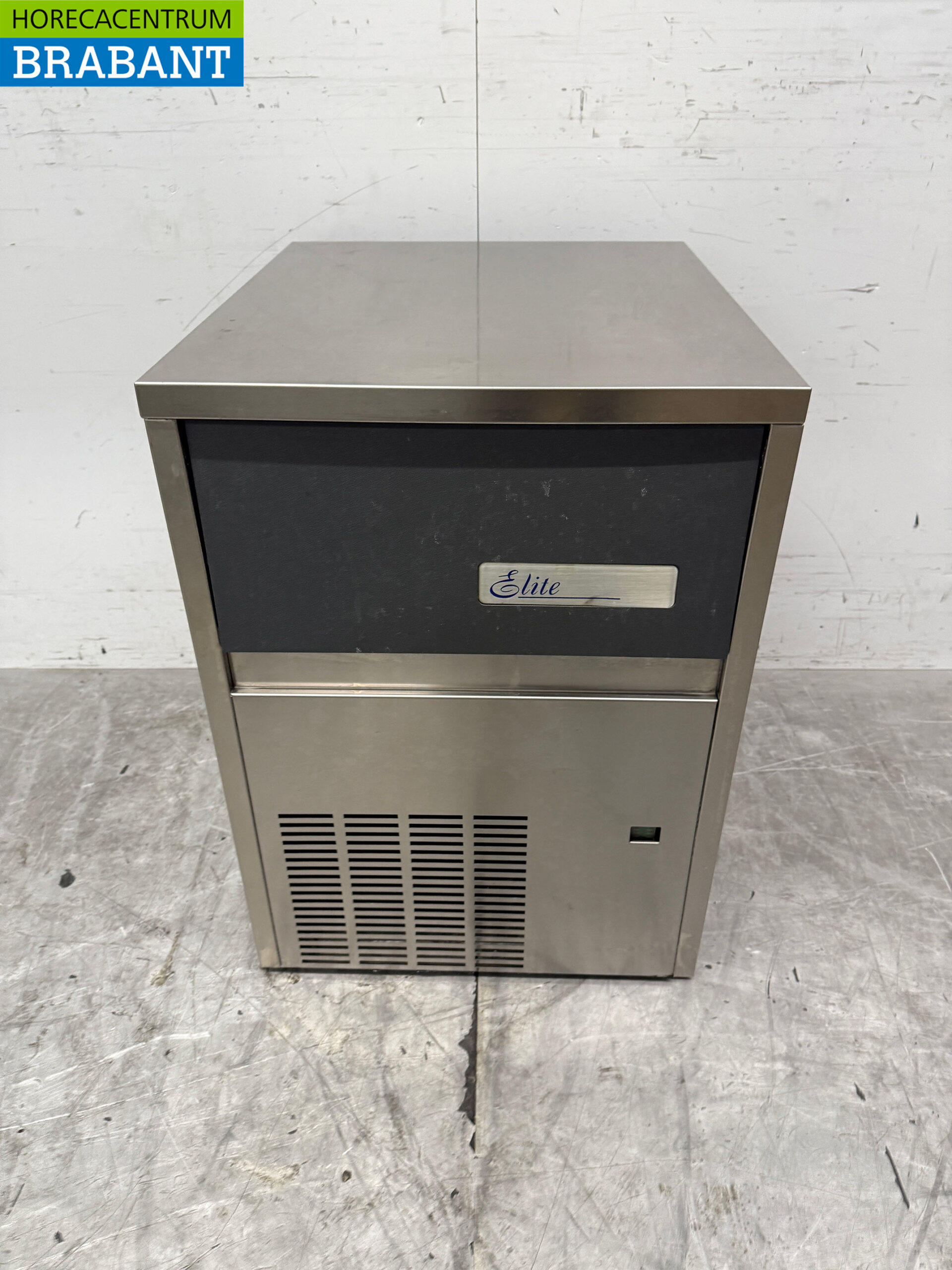 Machine à glaçons en acier inoxydable 45 kg/24h et soute 15 kg 230V Horeca