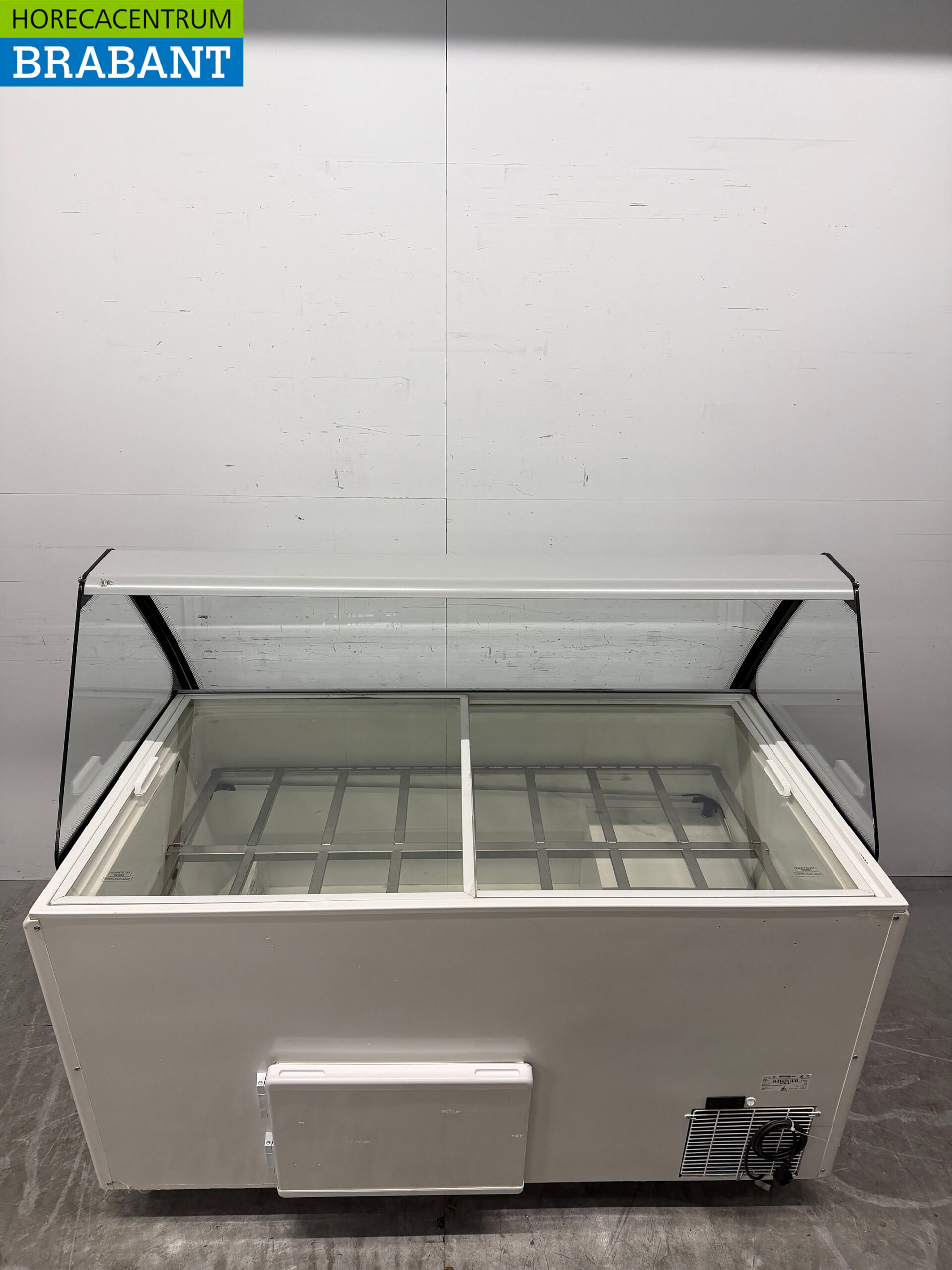 Mobile Combisteel Hawai scoop ice cream display case 16 bins 230V Horeca – Image 5