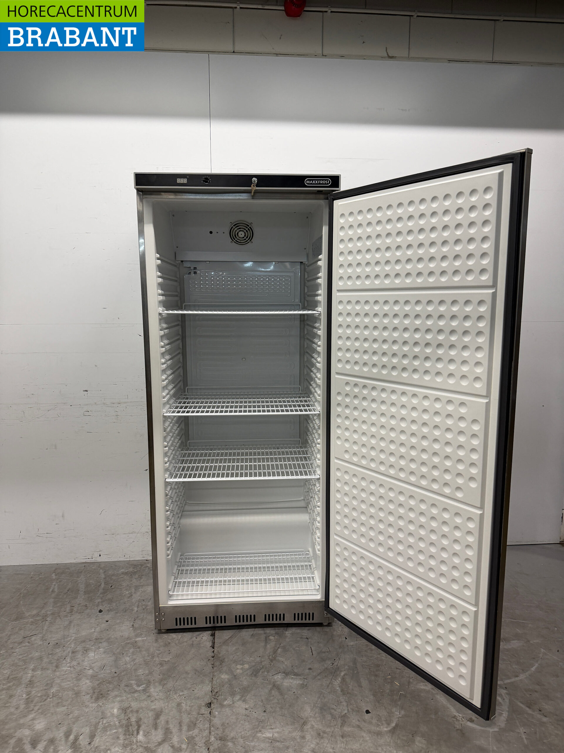 Réfrigérateur Maxxfrost en acier inoxydable 476 litres 230V Horeca – Image 4