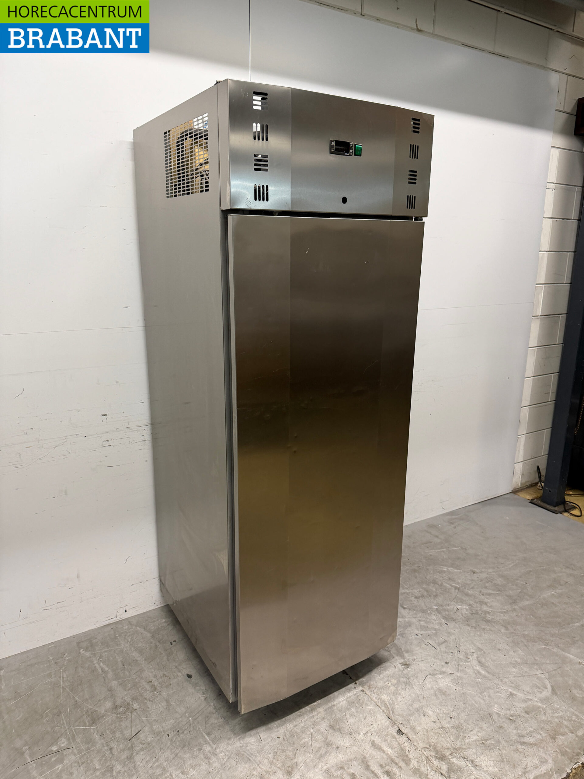 Réfrigérateur Combisteel en acier inoxydable 700 litres 230V Horeca – Image 3