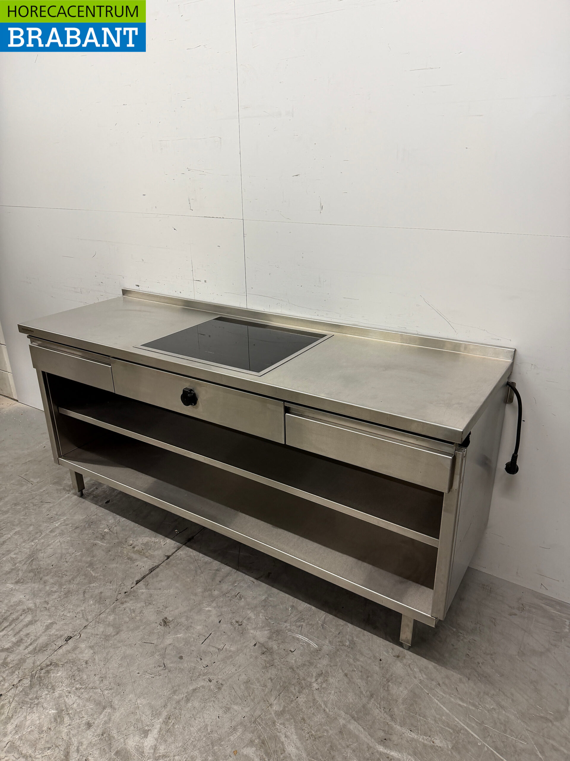 Table de travail en acier inoxydable avec plaque de cuisson à induction intégrée 188 cm 400V Horeca – Image 2