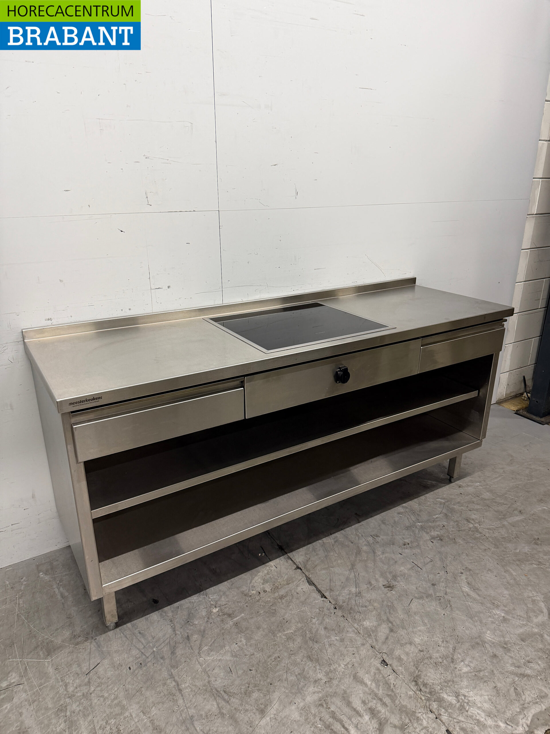 Table de travail en acier inoxydable avec plaque de cuisson à induction intégrée 188 cm 400V Horeca – Image 3