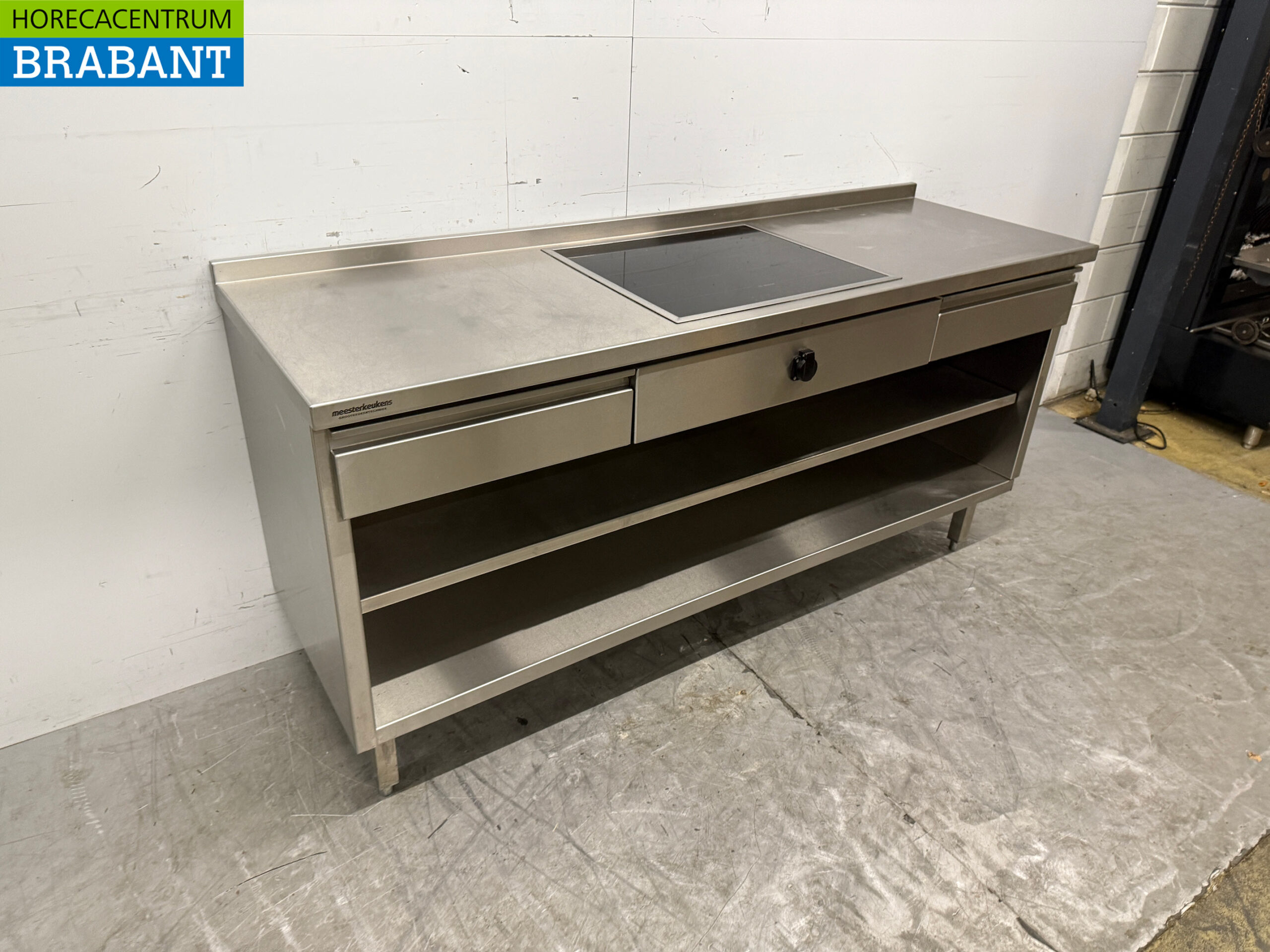 Table de travail en acier inoxydable avec plaque à induction intégrée 188 cm 400V Horeca – Image 2