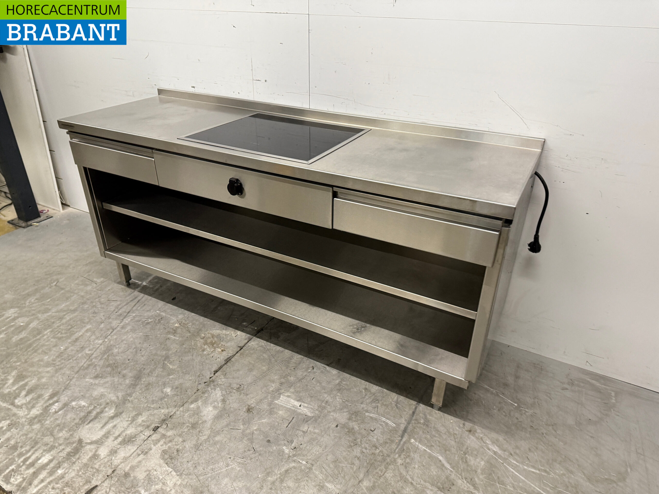 Table de travail en acier inoxydable avec plaque à induction intégrée 188 cm 400V Horeca – Image 3