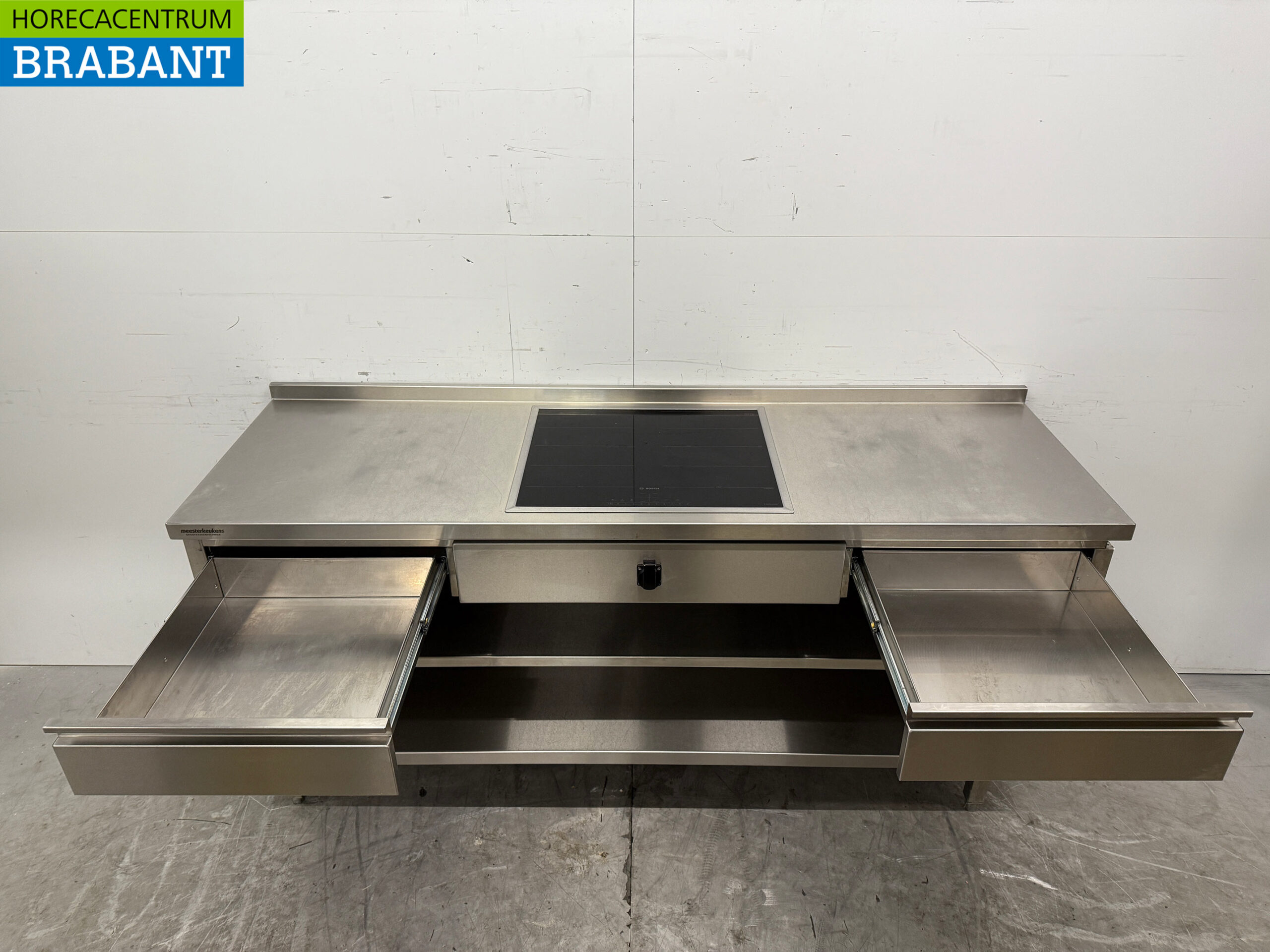 Table de travail en acier inoxydable avec plaque à induction intégrée 188 cm 400V Horeca – Image 5