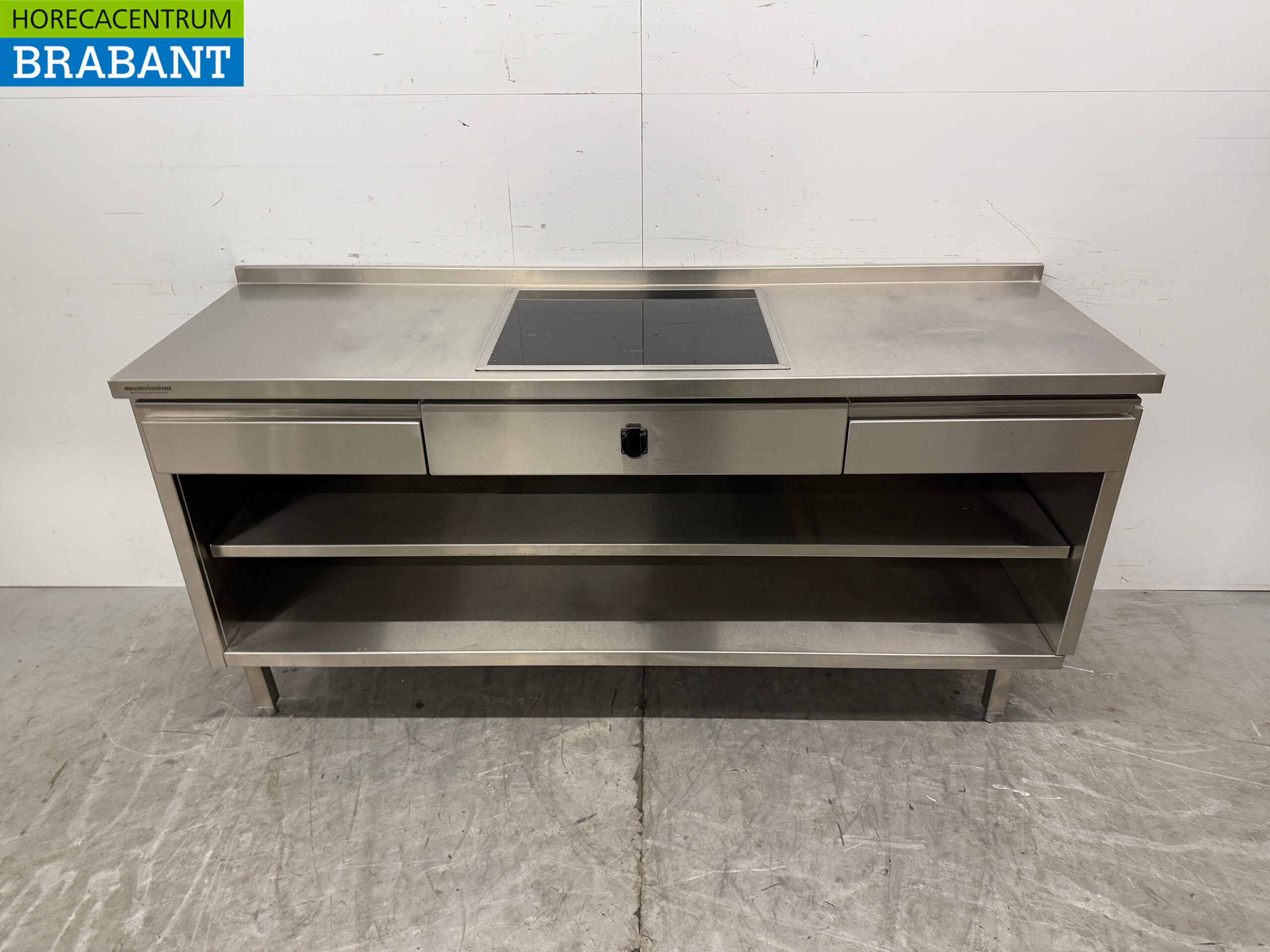 Table de travail en acier inoxydable avec plaque à induction intégrée 188 cm 400V Horeca