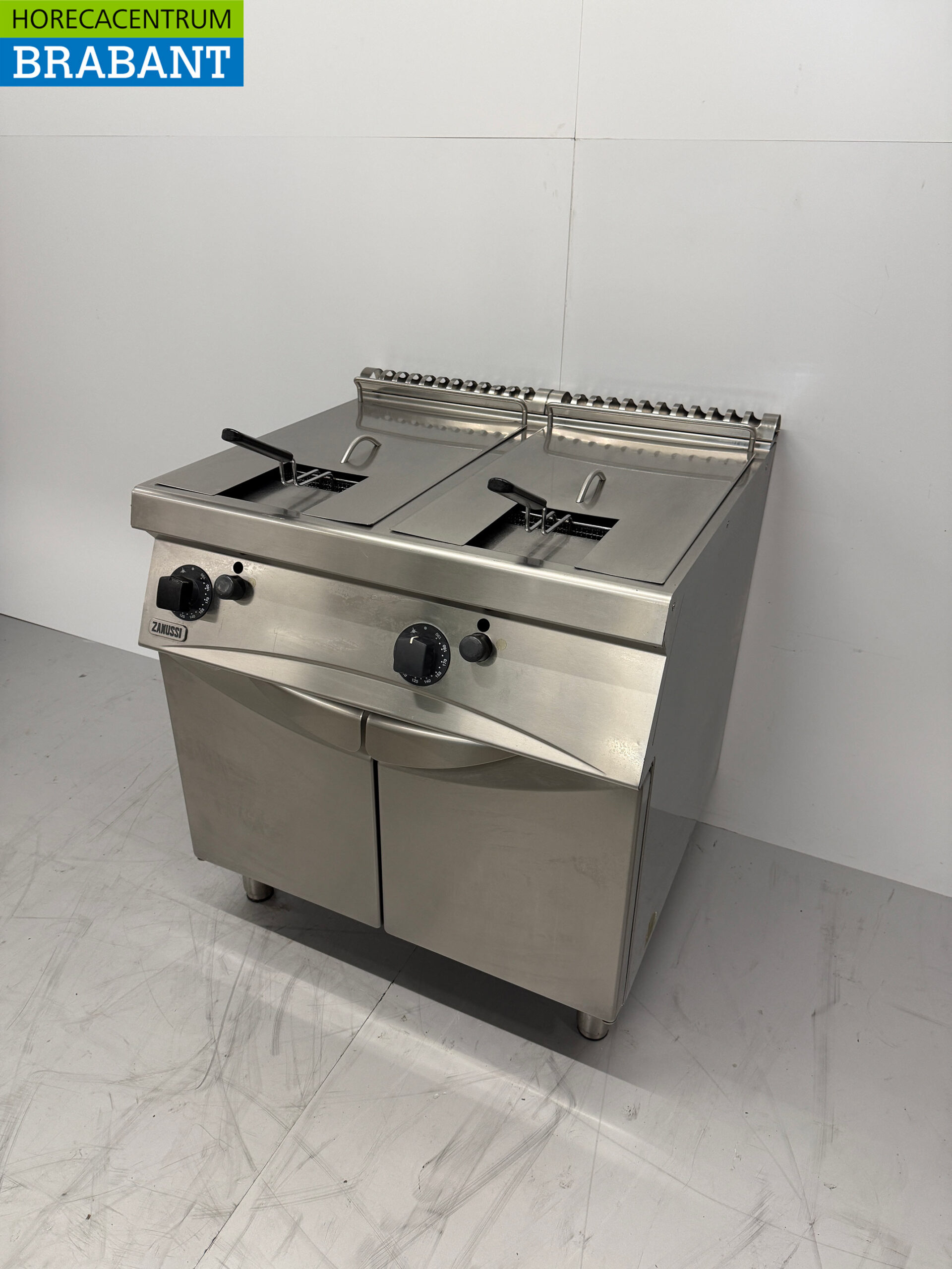 Friteuse double Zanussi en acier inoxydable 2 x 10 litres GAS Restauration – Image 3