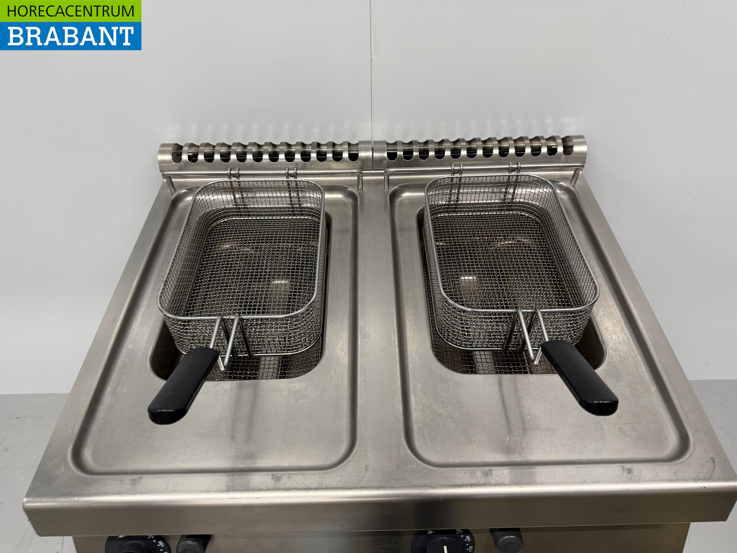 Friteuse double Zanussi en acier inoxydable 2 x 10 litres GAS Restauration – Image 4