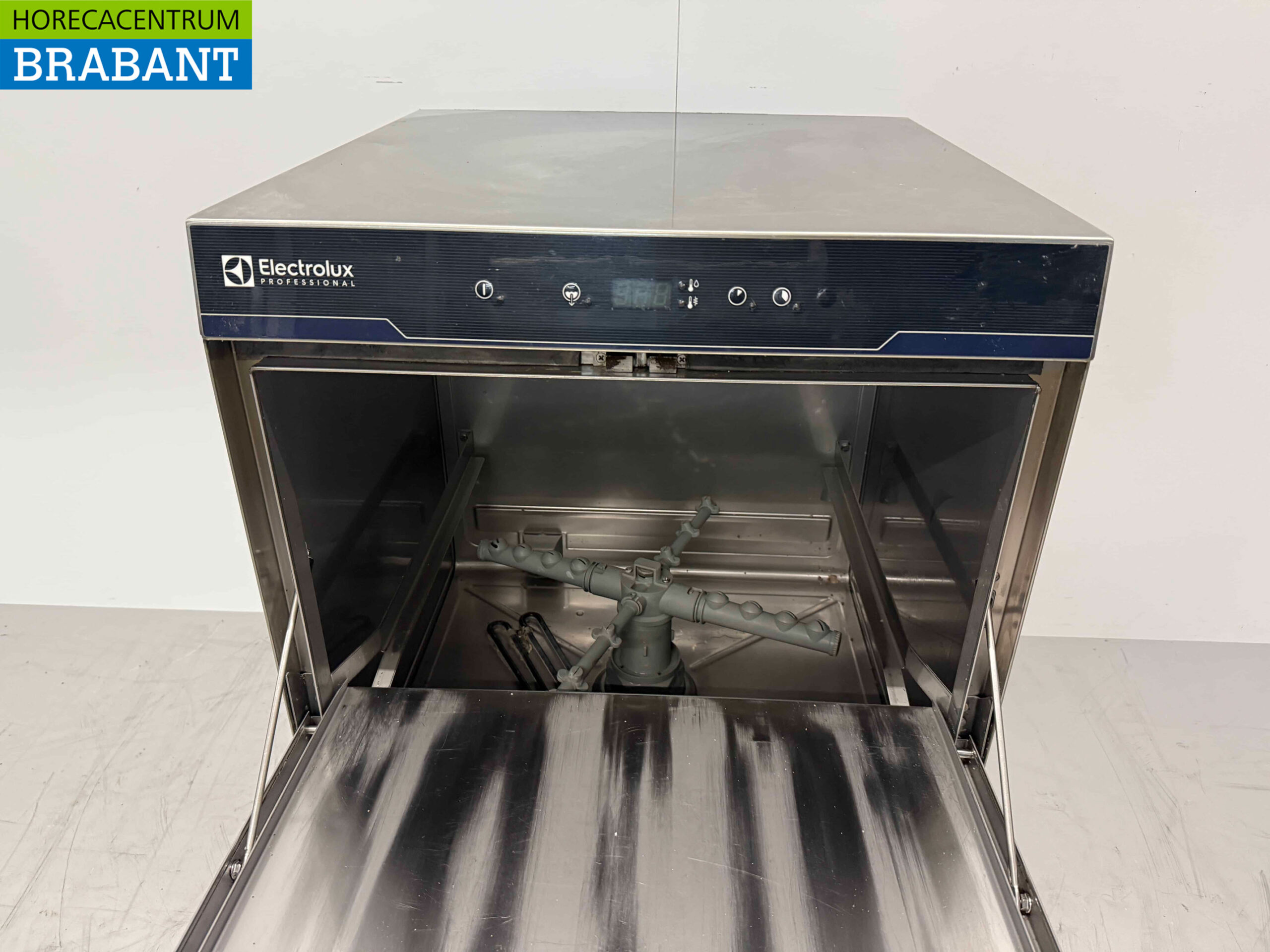 Lave-vaisselle Electrolux EL1P en acier inoxydable avec pompe de vidange 230V Horeca – Image 4