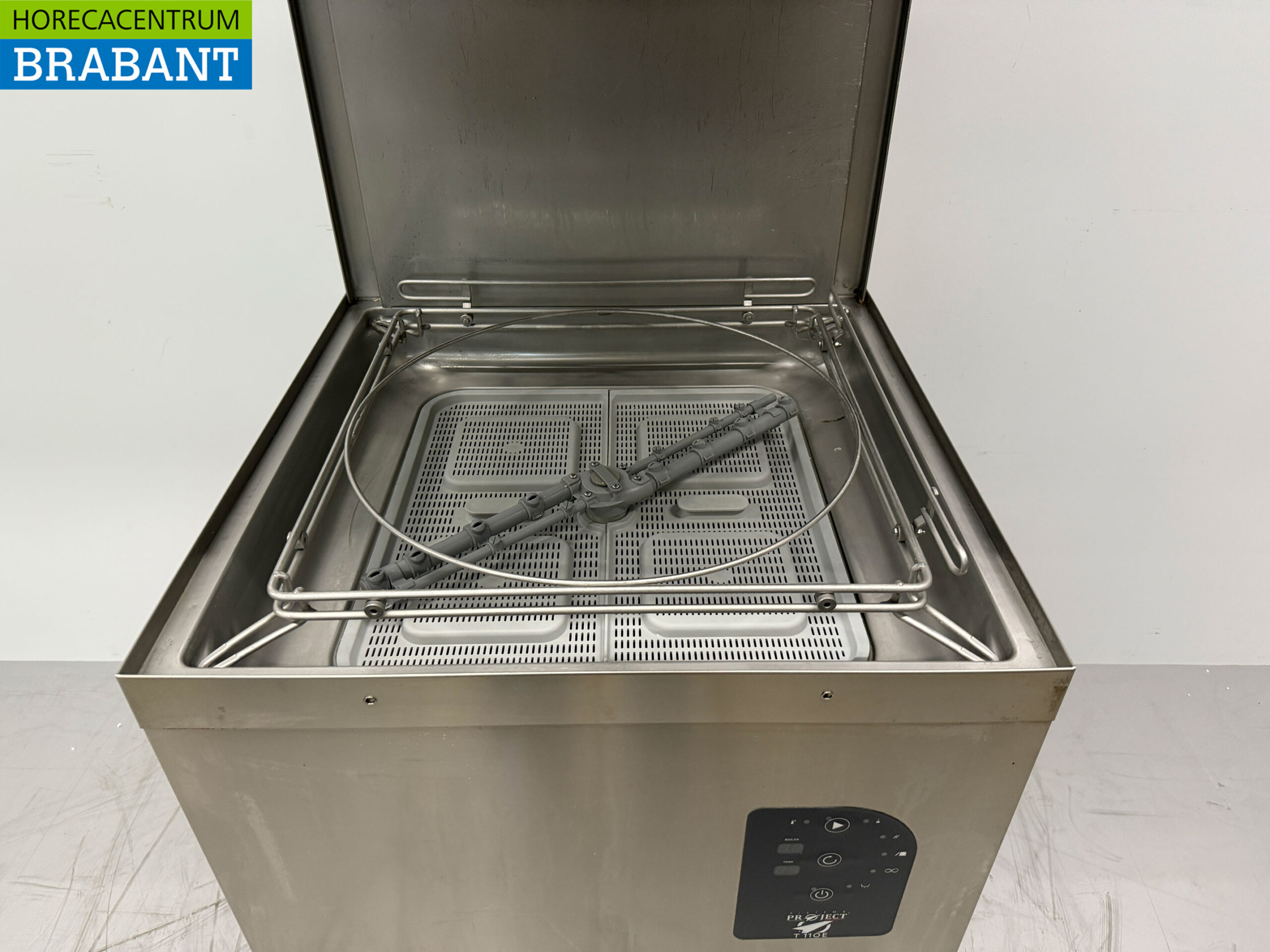 Lave-vaisselle coulissant Zanussi HHT8 en acier inoxydable 400V Restauration (kopie) – Image 5