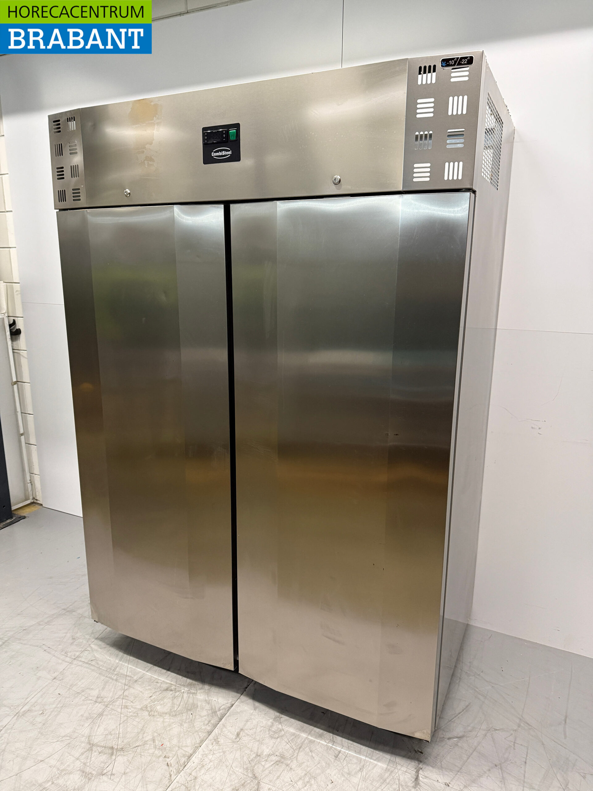 Combisteel en acier inoxydable Congélateur double porte 1400 litres 230V Horeca – Image 2