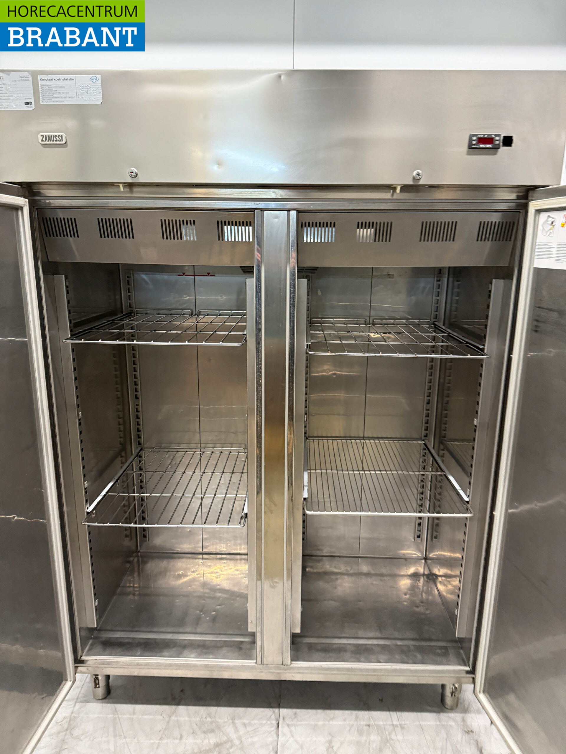 Acier inoxydable Zanussi Congélateur double porte 1300 litres 230V Horeca – Image 4