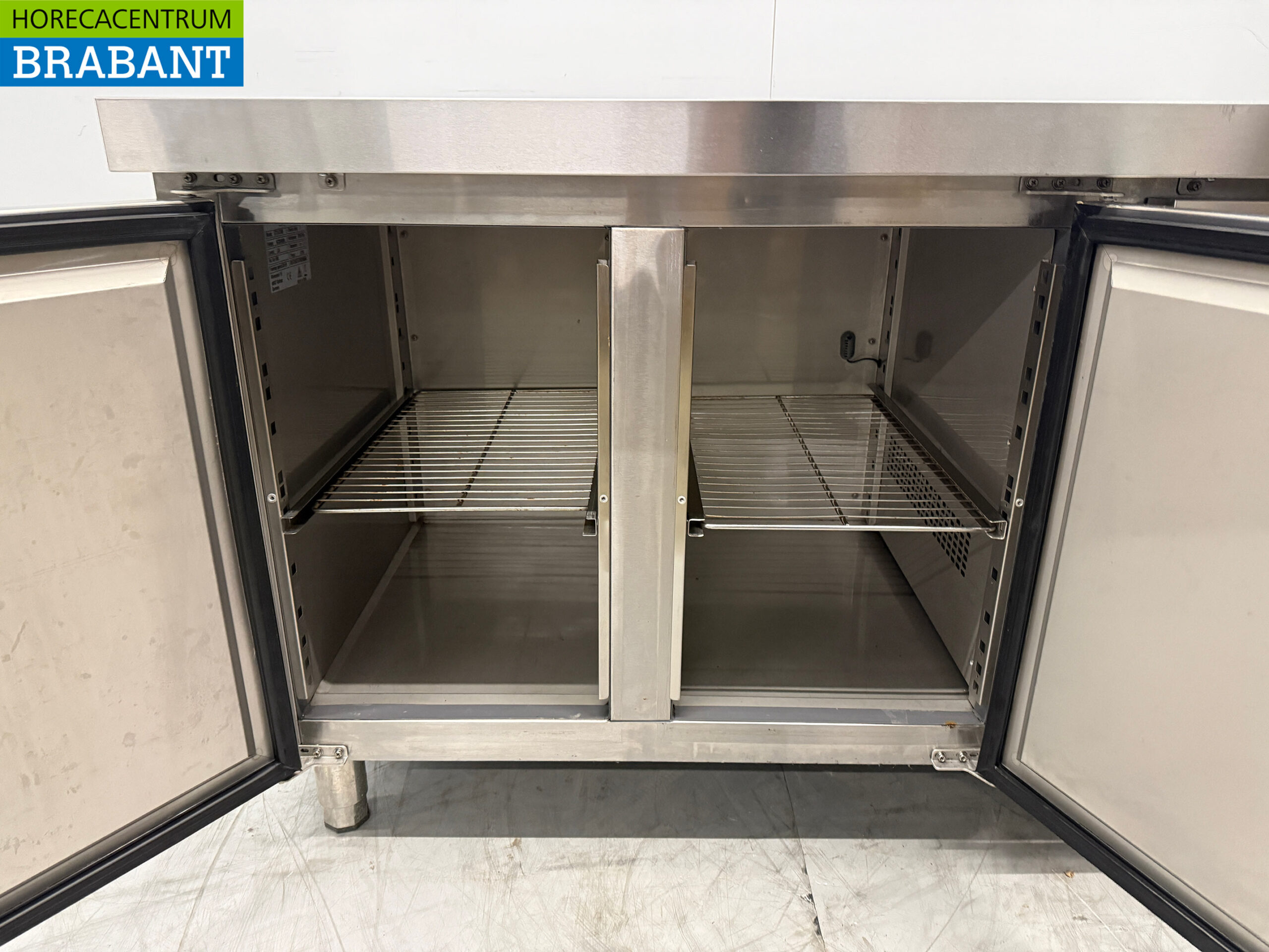 Établi de congélation en acier inoxydable 2 portes 136 cm 230V Horeca – Image 4