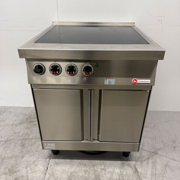 Cuisinière en céramique Kuppersbusch 4 feux en acier inoxydable 400V Restauration