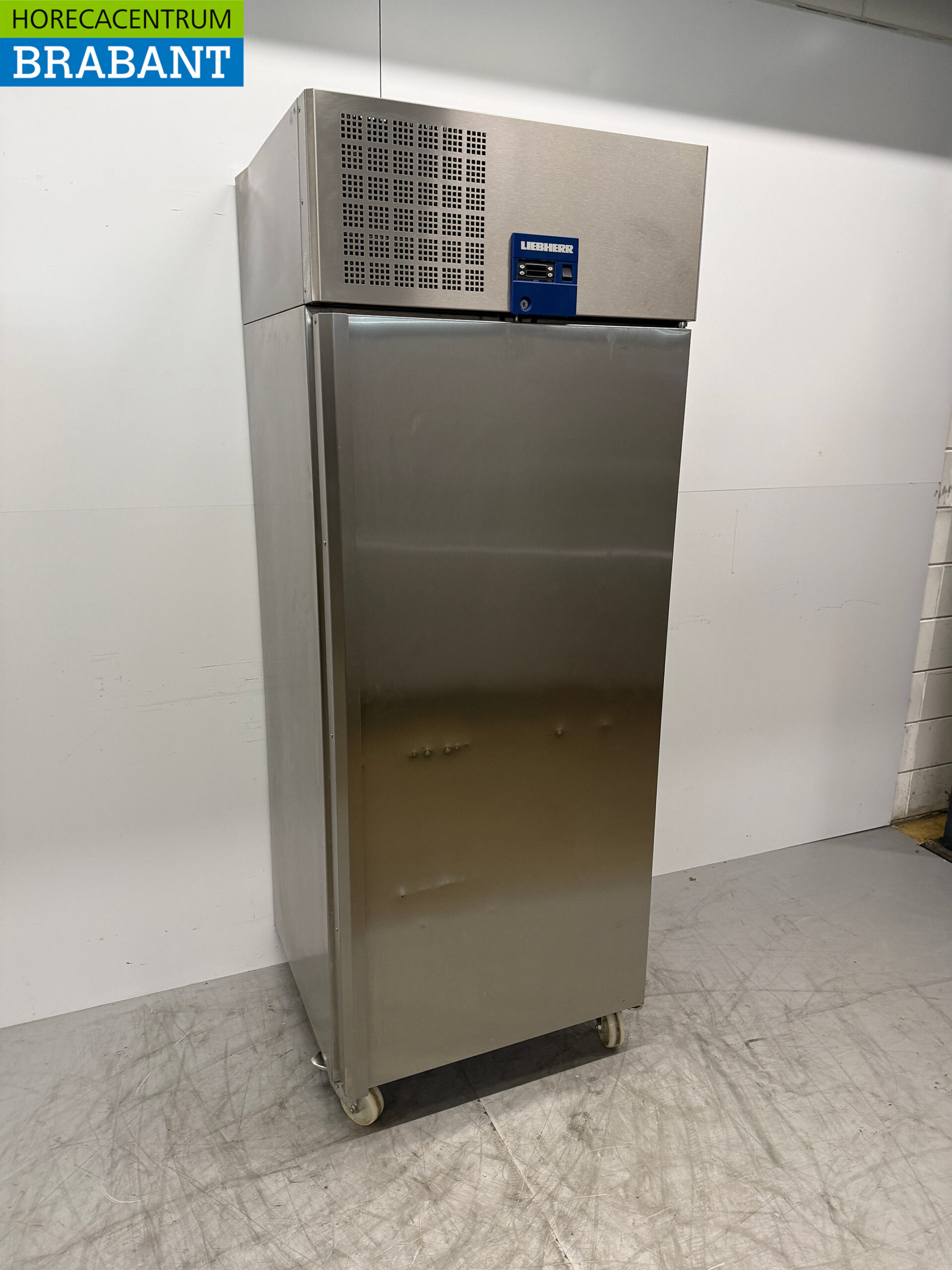 Réfrigérateur mobile Liebherr en acier inoxydable 550 litres 230V Horeca – Image 3