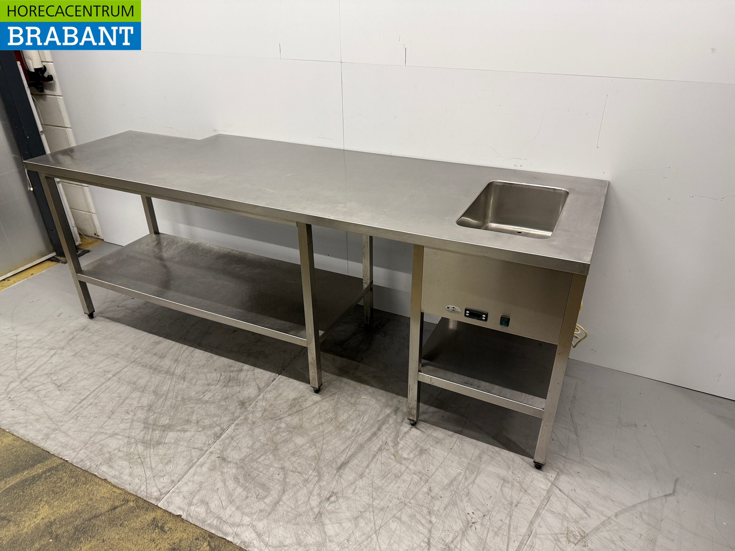 Table de travail en acier inoxydable avec Bain Marie intégré 250 cm 230V Horeca – Image 2