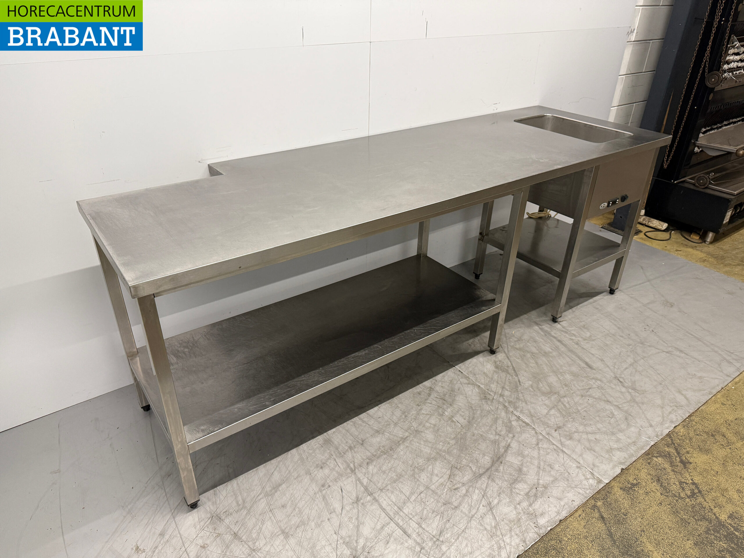 Table de travail en acier inoxydable avec Bain Marie intégré 250 cm 230V Horeca – Image 3