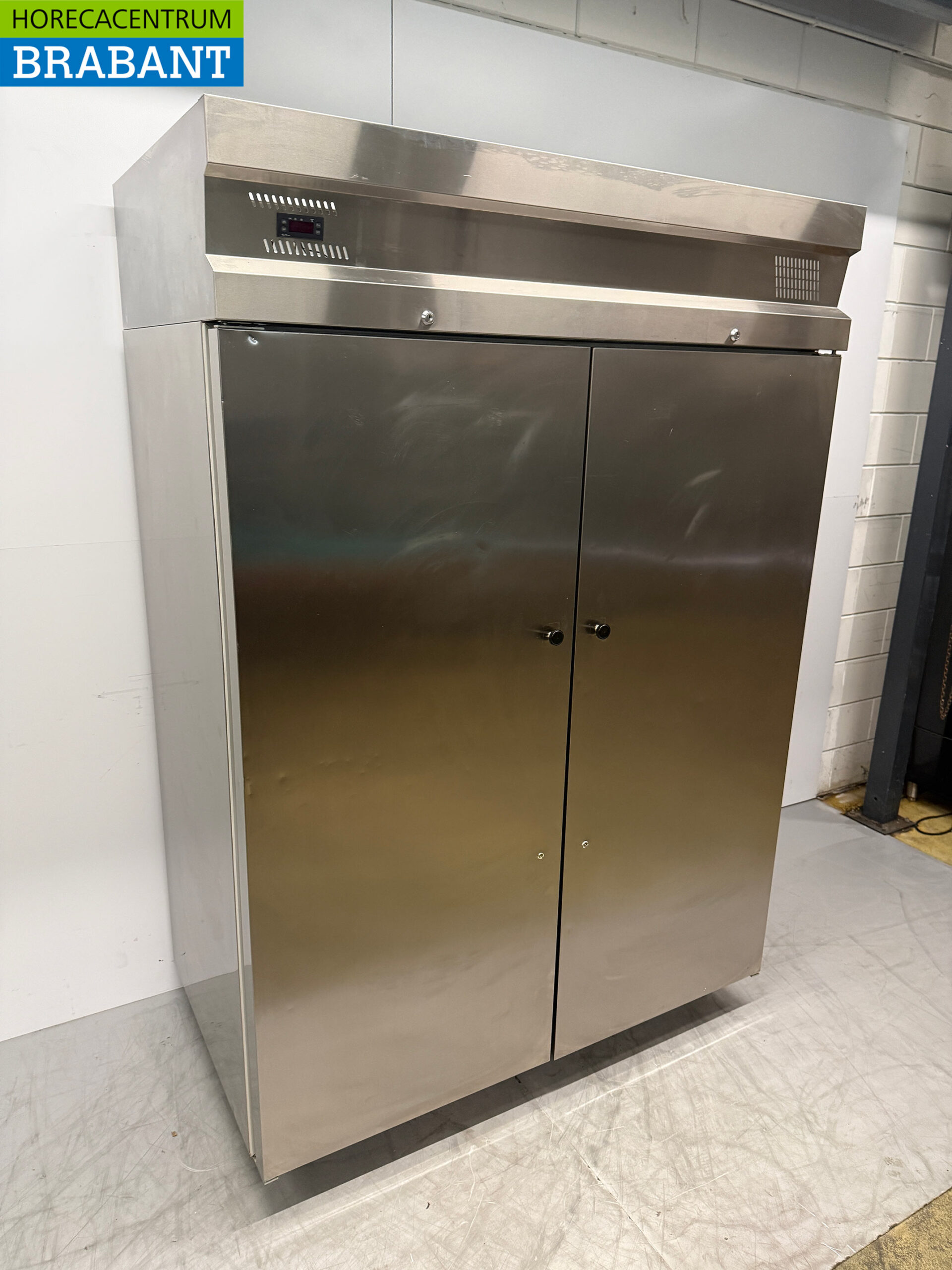 Réfrigérateur Inomak double porte en acier inoxydable 1450 litres 230V Horeca – Image 3