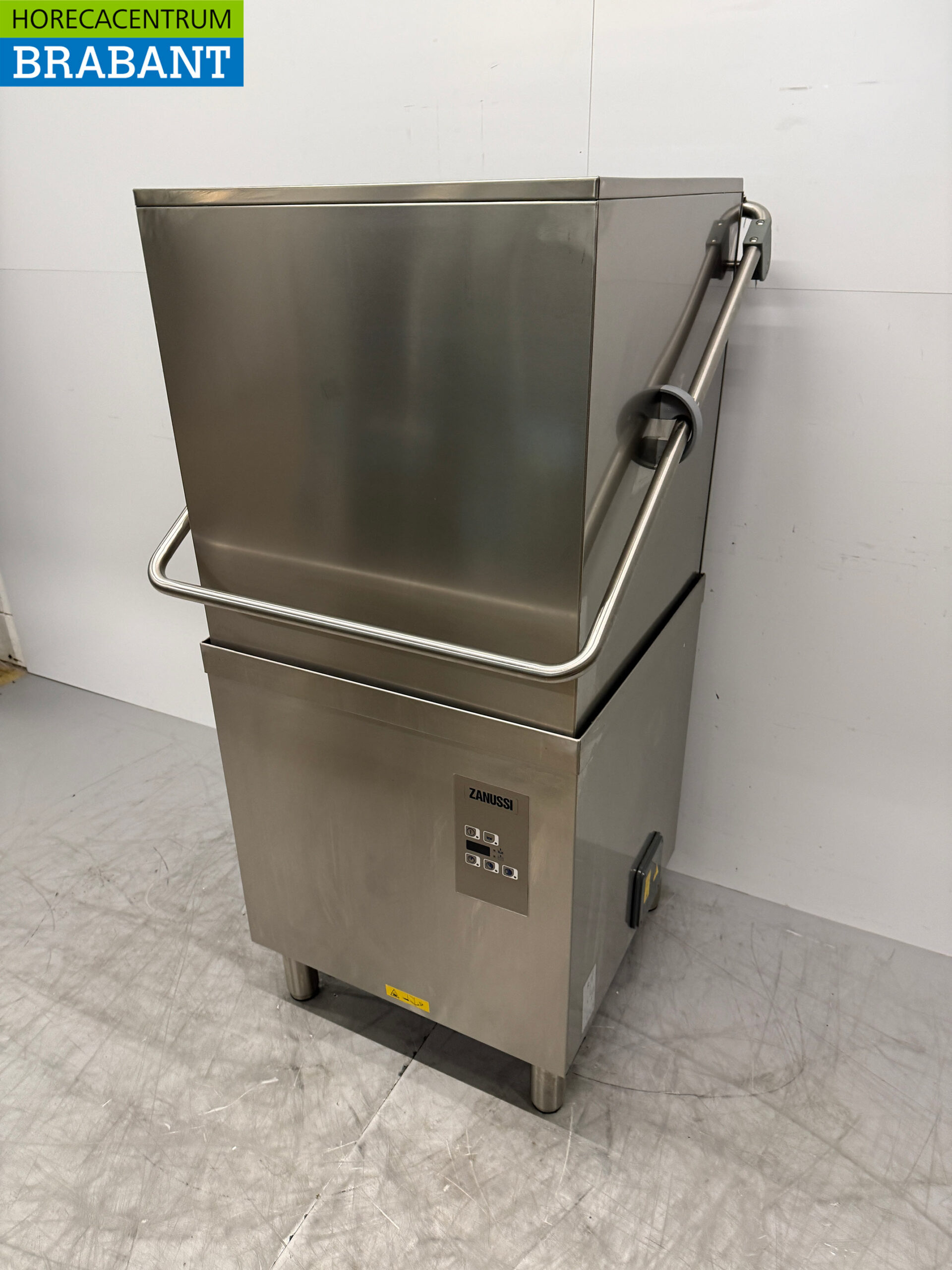 Lave-vaisselle à passage Zanussi en acier inoxydable 400V Horeca – Image 2