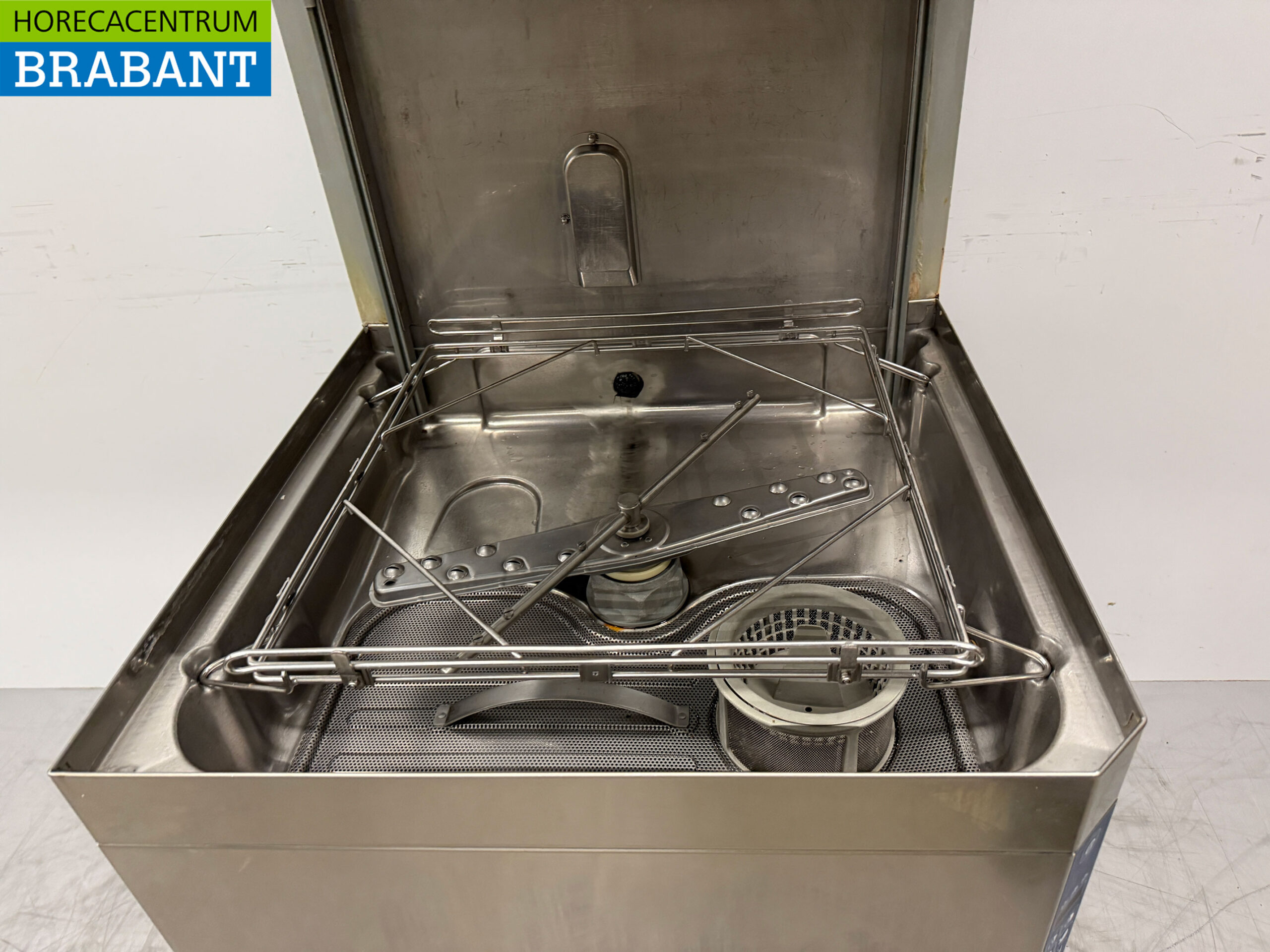 Lave-vaisselle coulissant Zanussi HHT8 en acier inoxydable 400V Restauration (copie) – Image 5