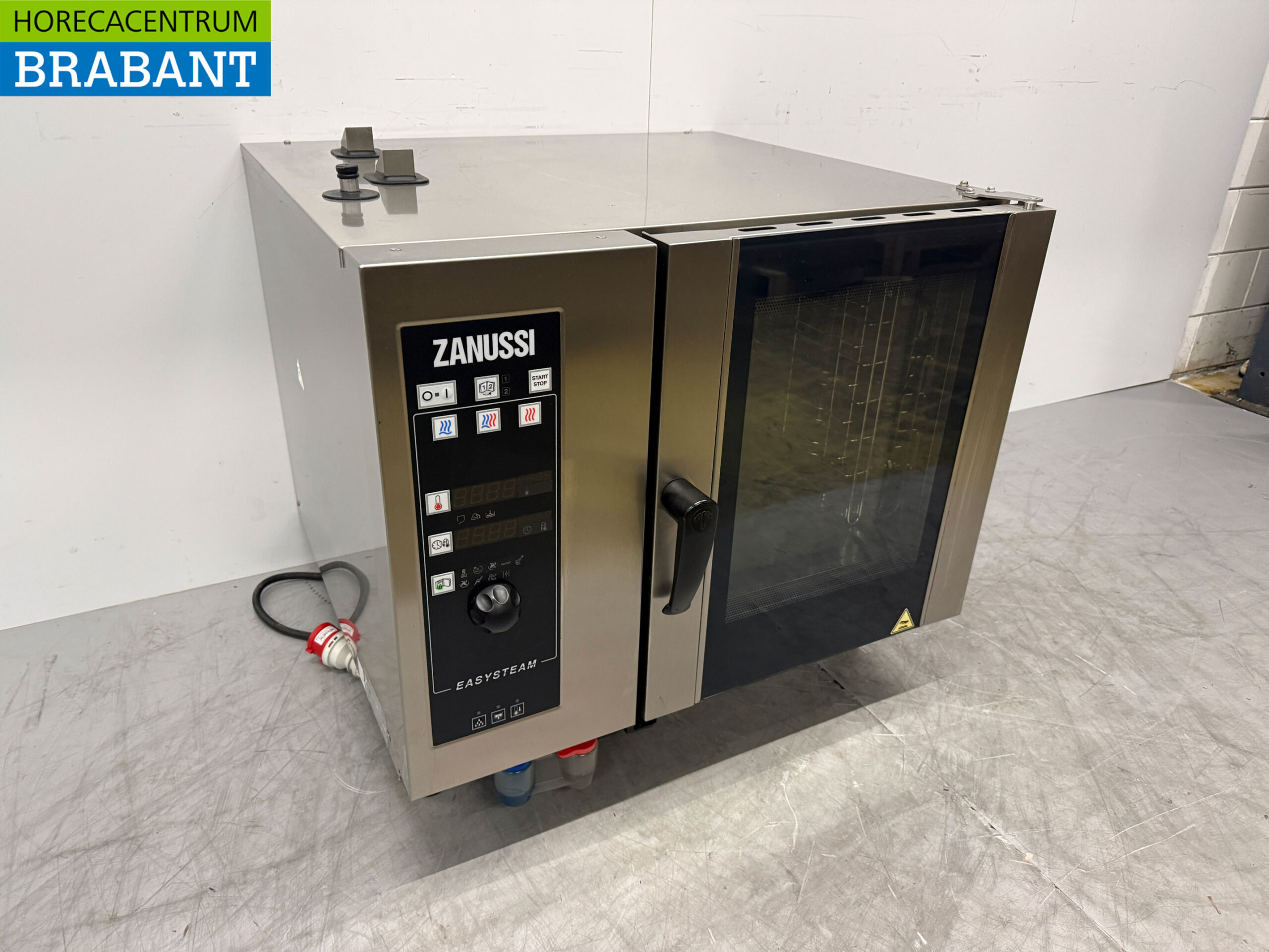 Four à vapeur Zanussi Combisteamer en acier inoxydable avec injection d'humidité 6 x 1/1 gastronorm 400V Restauration – Image 2