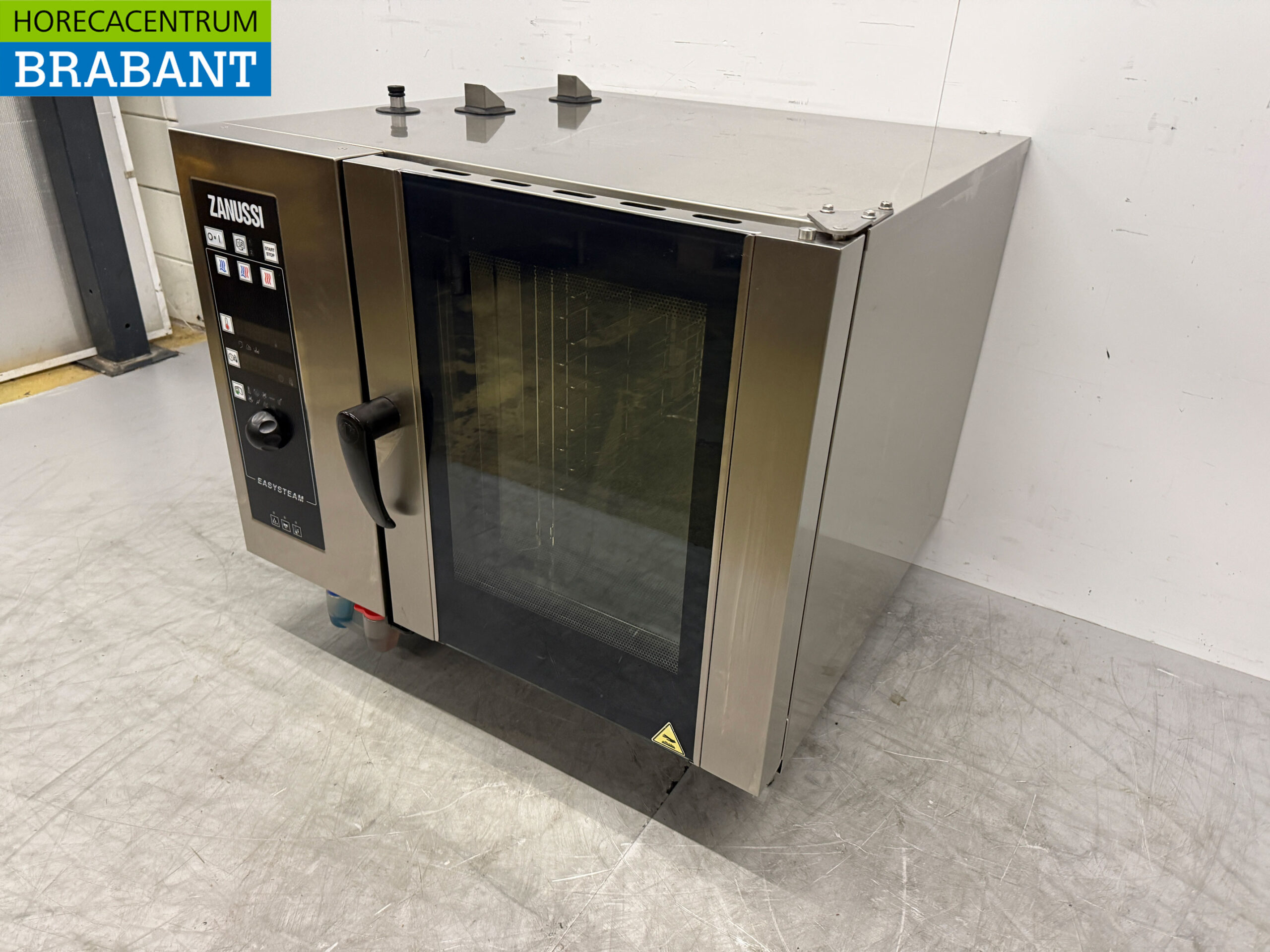 Four à vapeur Zanussi Combisteamer en acier inoxydable avec injection d'humidité 6 x 1/1 gastronorm 400V Restauration – Image 3