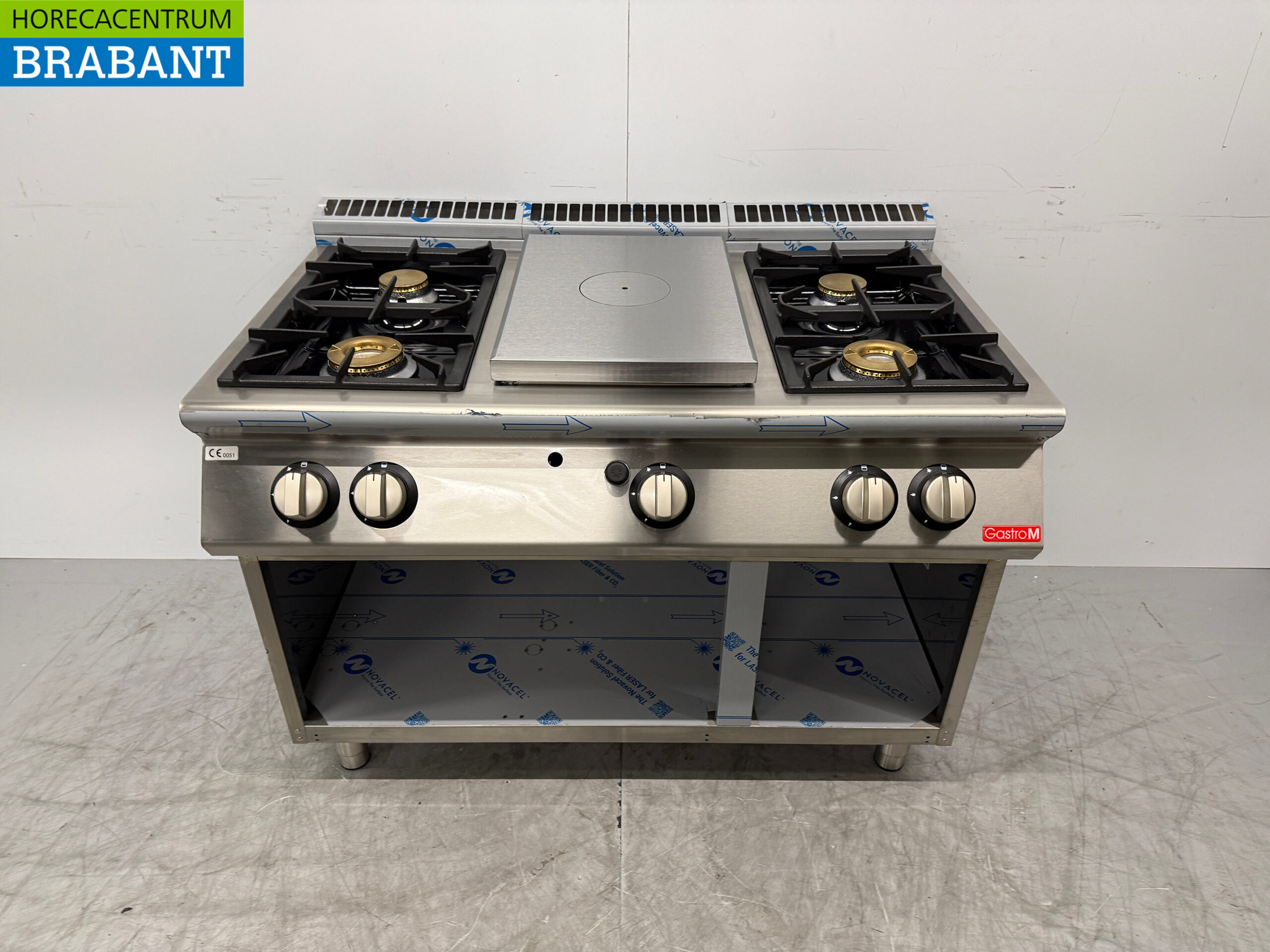 Plaque de cuisson Gastro-M en acier inoxydable à 4 feux avec passage de cuisson 120 cm GAS Horeca