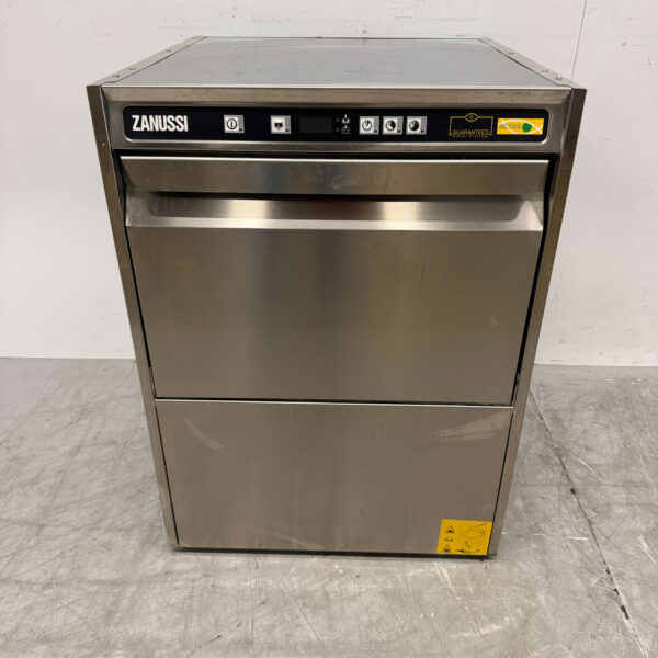 Lave-vaisselle Zanussi NUC3 en acier inoxydable 400V Restauration